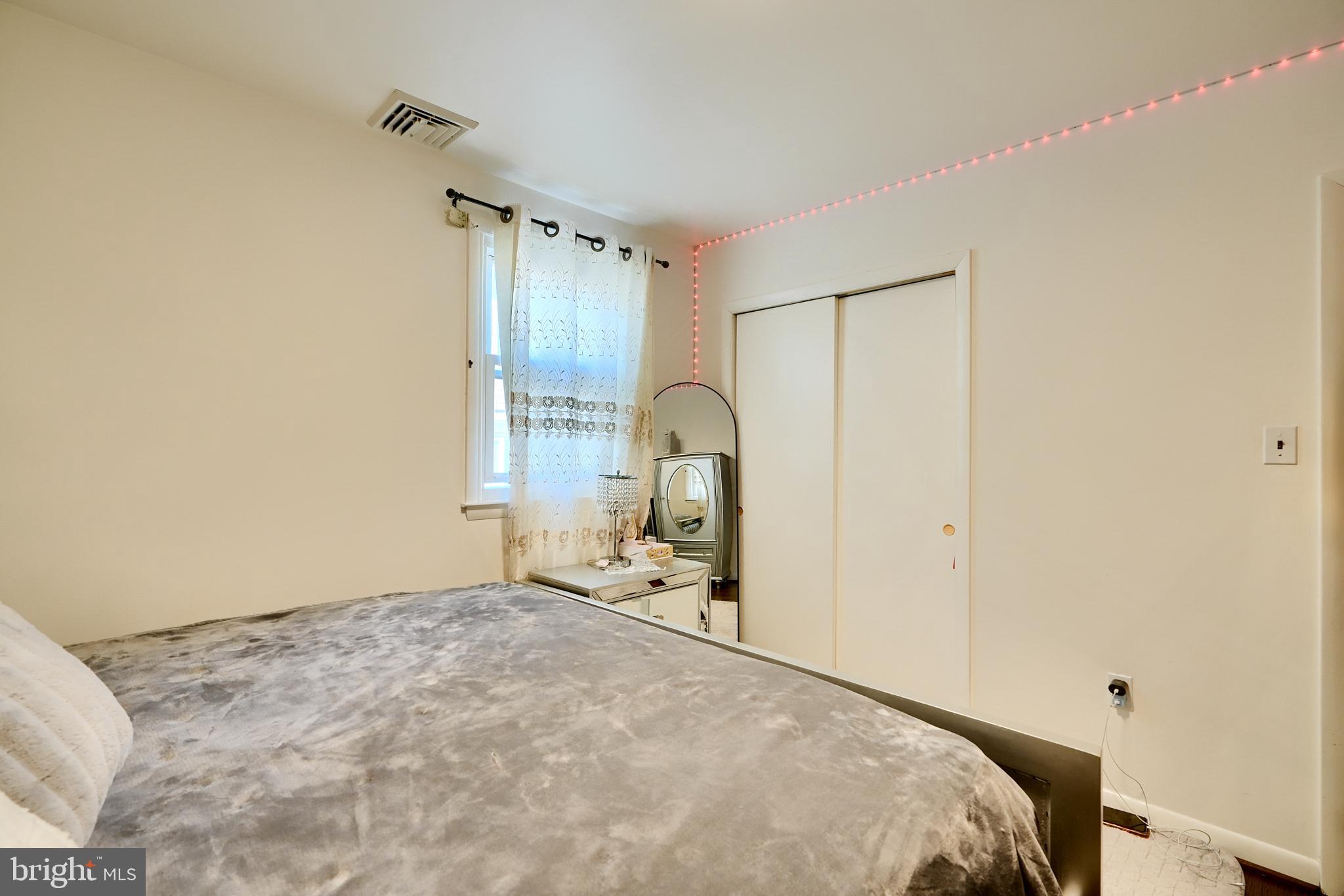 FULLERTON HEIGHTS - Residential