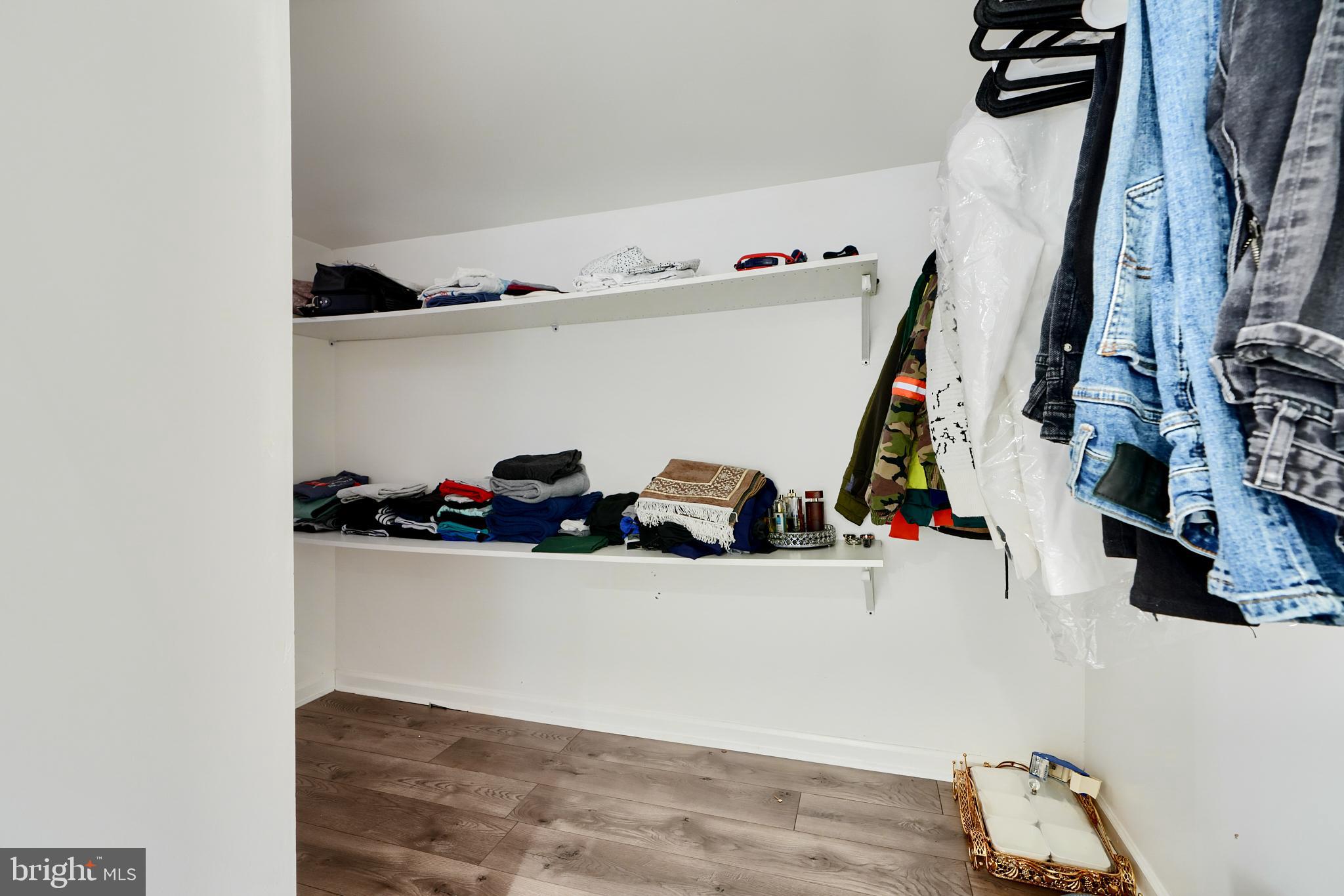 FULLERTON HEIGHTS - Residential