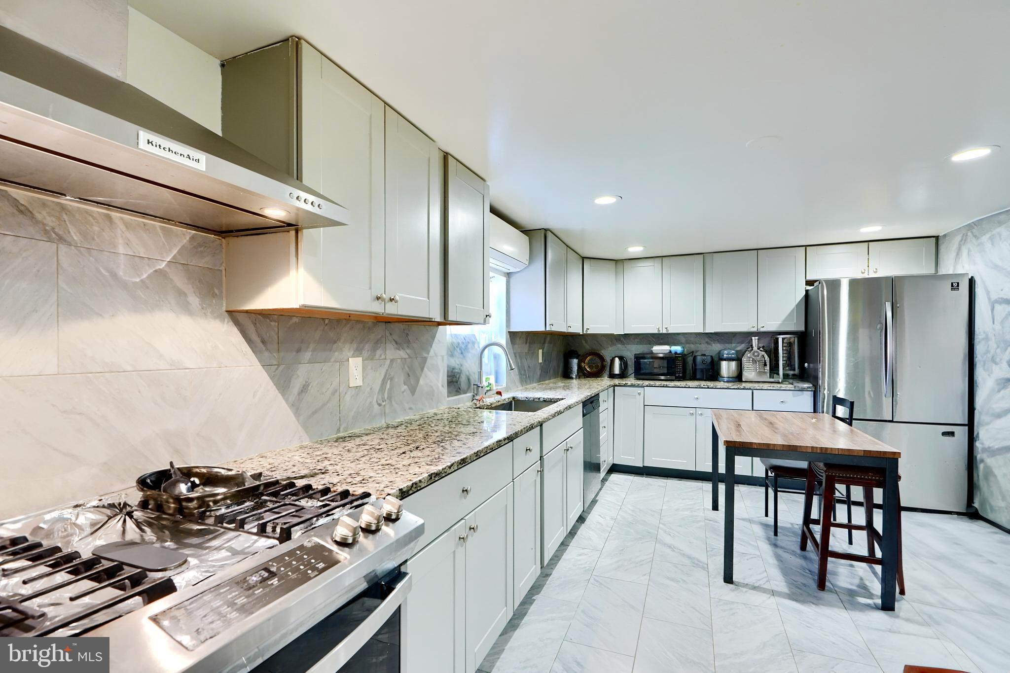 FULLERTON HEIGHTS - Residential