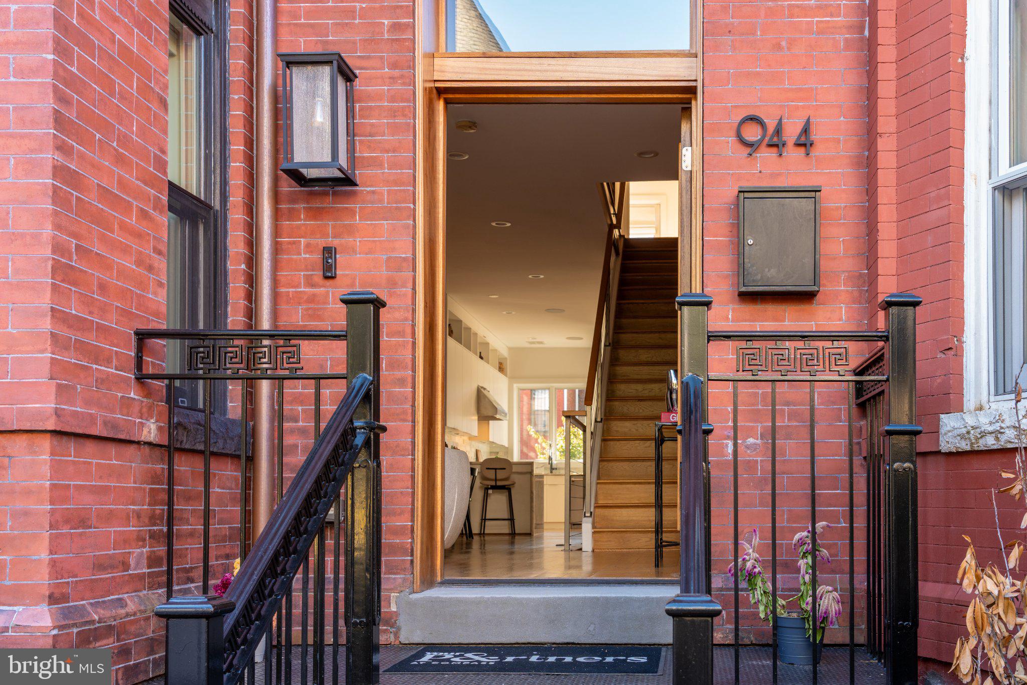 944 WESTMINSTER STREET NW