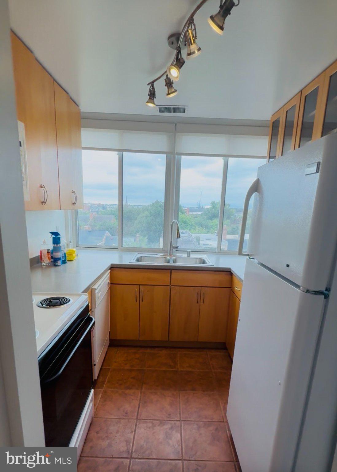 123 W BARRE STREET PH-4