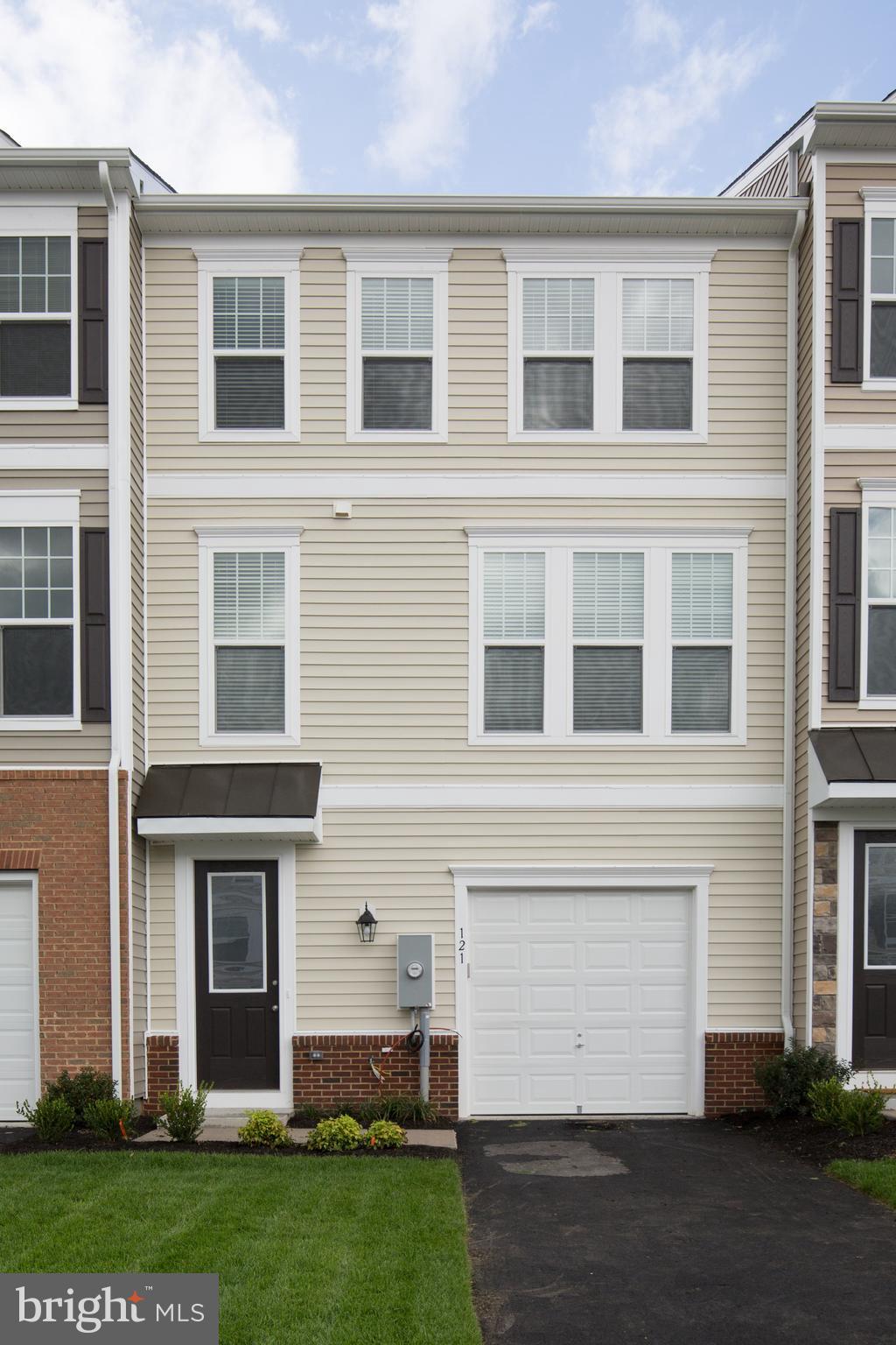 FIELDSTONE - Residential Lease