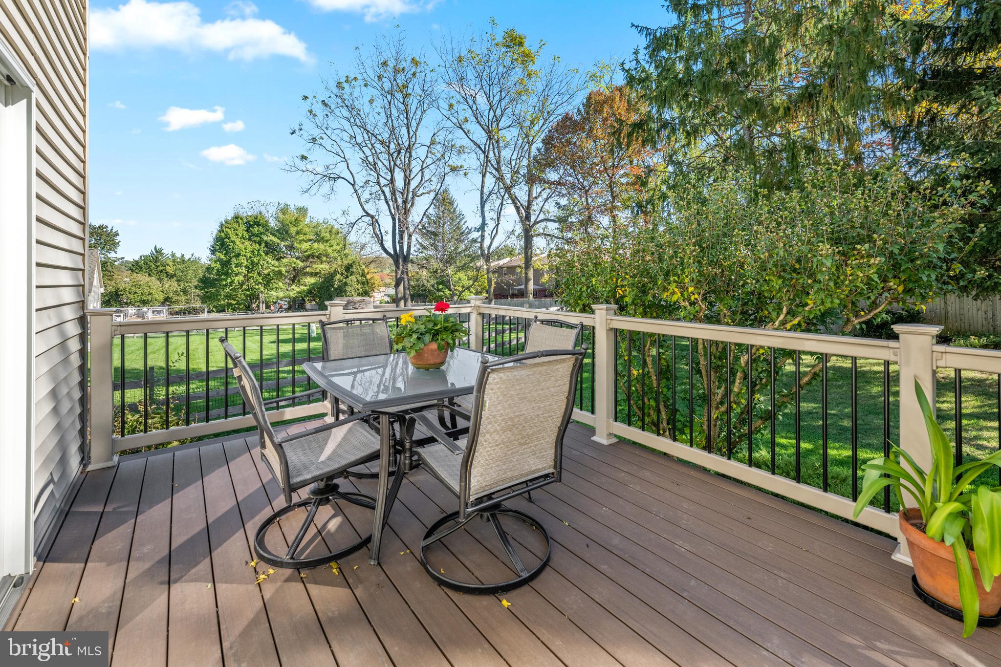 WOODLARK FARM - Residential