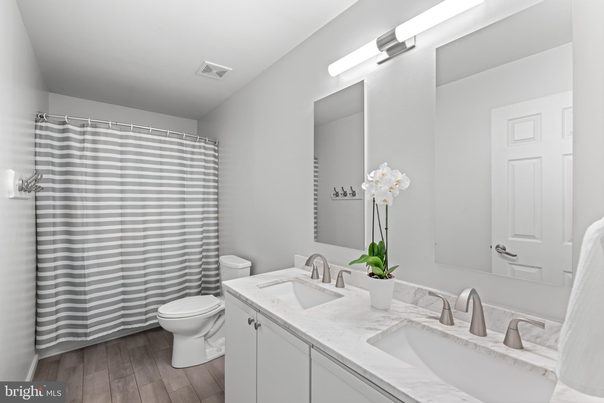 WOODLARK FARM - Residential