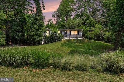 1241 RIVERVIEW ROAD DAUPHIN PA 17018