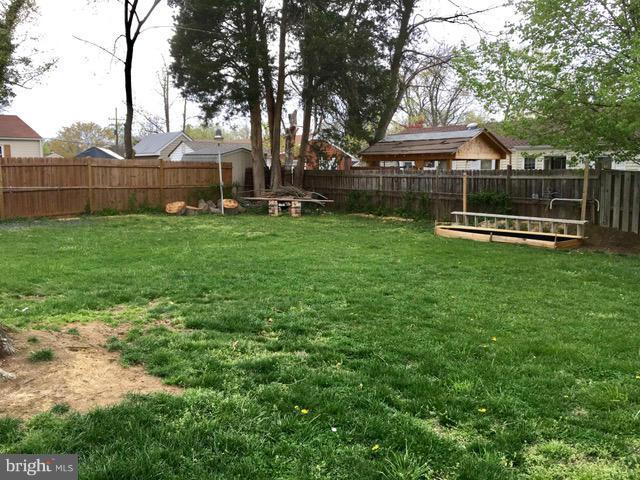 BURGUNDY VILLAGE - Residential