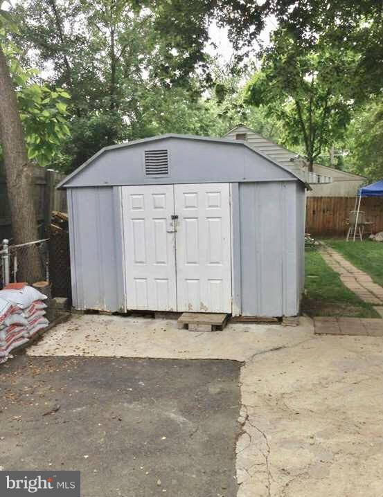 BURGUNDY VILLAGE - Residential