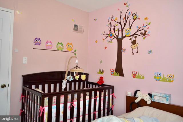 BURGUNDY VILLAGE - Residential