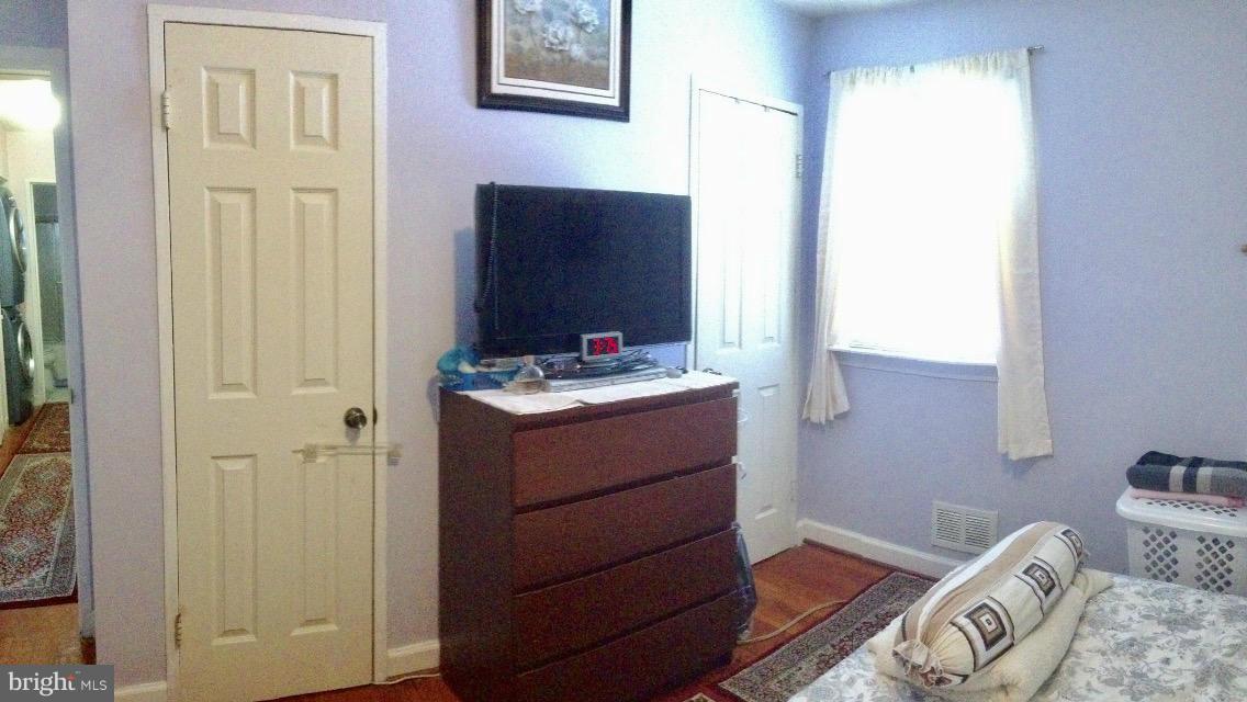 BURGUNDY VILLAGE - Residential