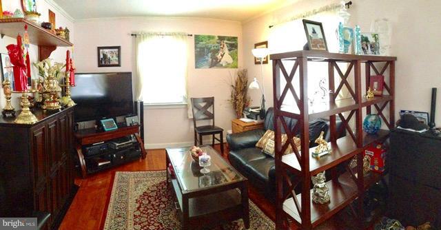 BURGUNDY VILLAGE - Residential