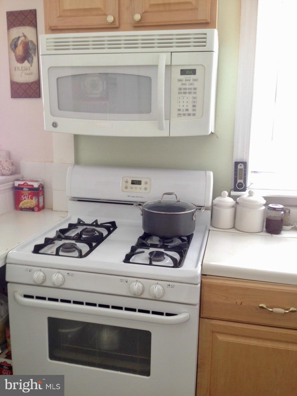 BURGUNDY VILLAGE - Residential