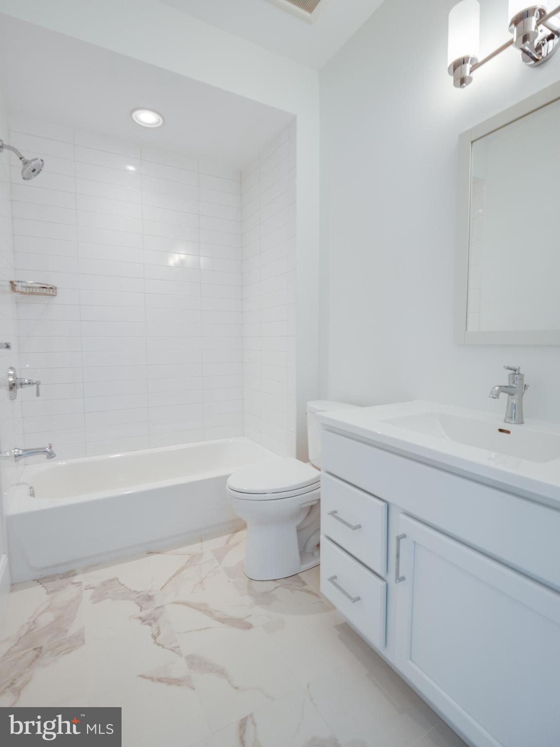 VIENNA WOODS - Residential