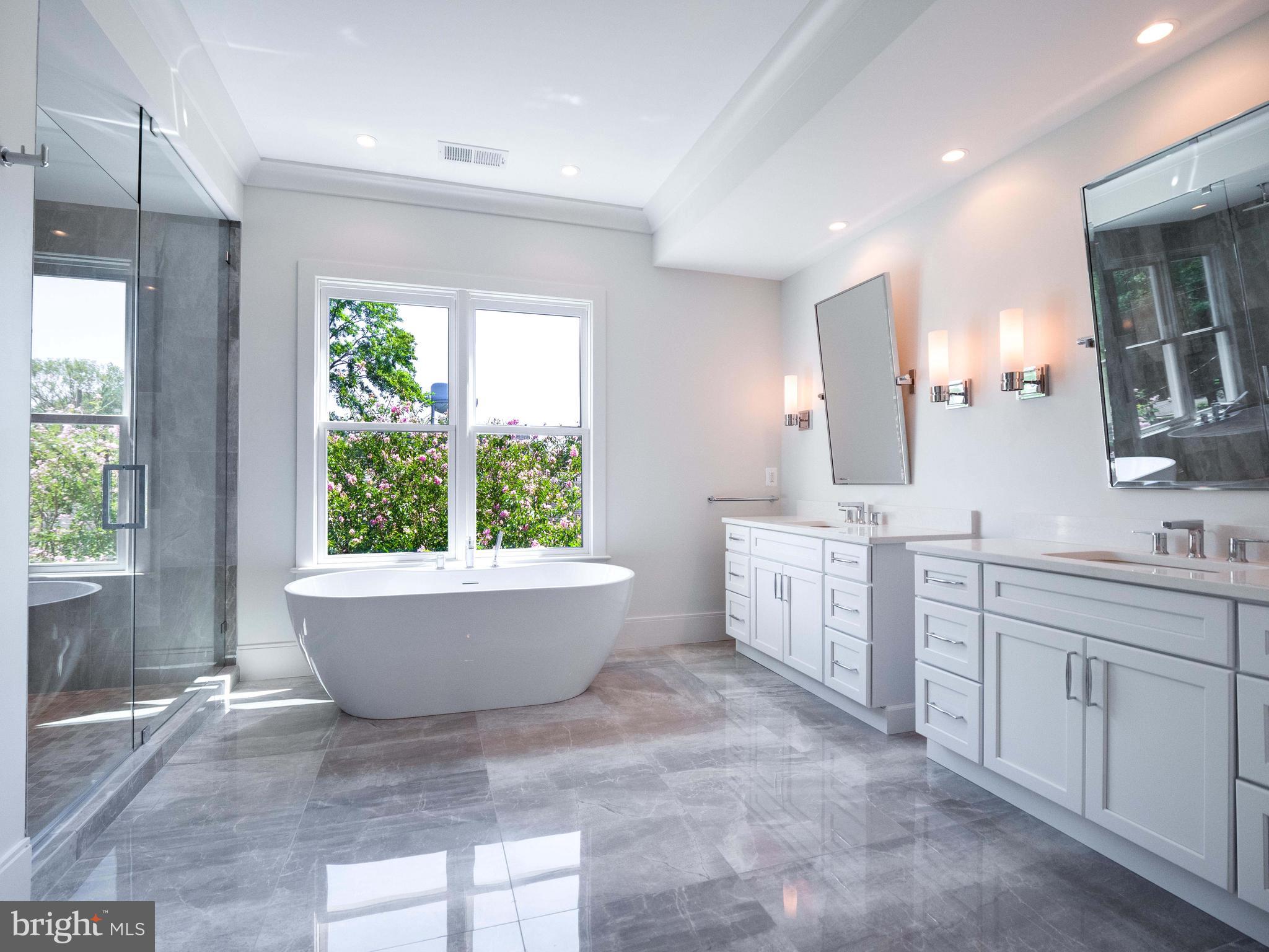 VIENNA WOODS - Residential