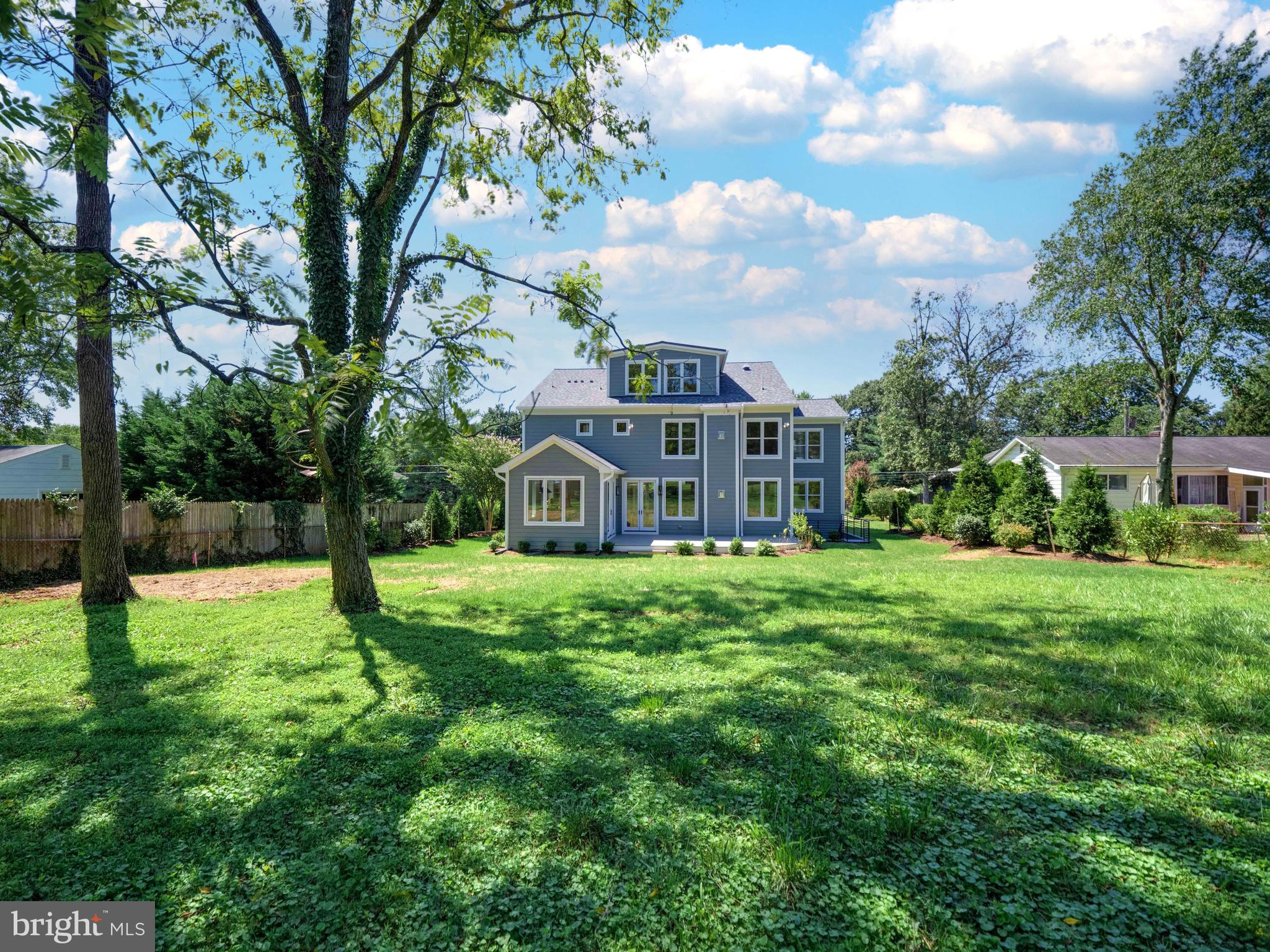 VIENNA WOODS - Residential