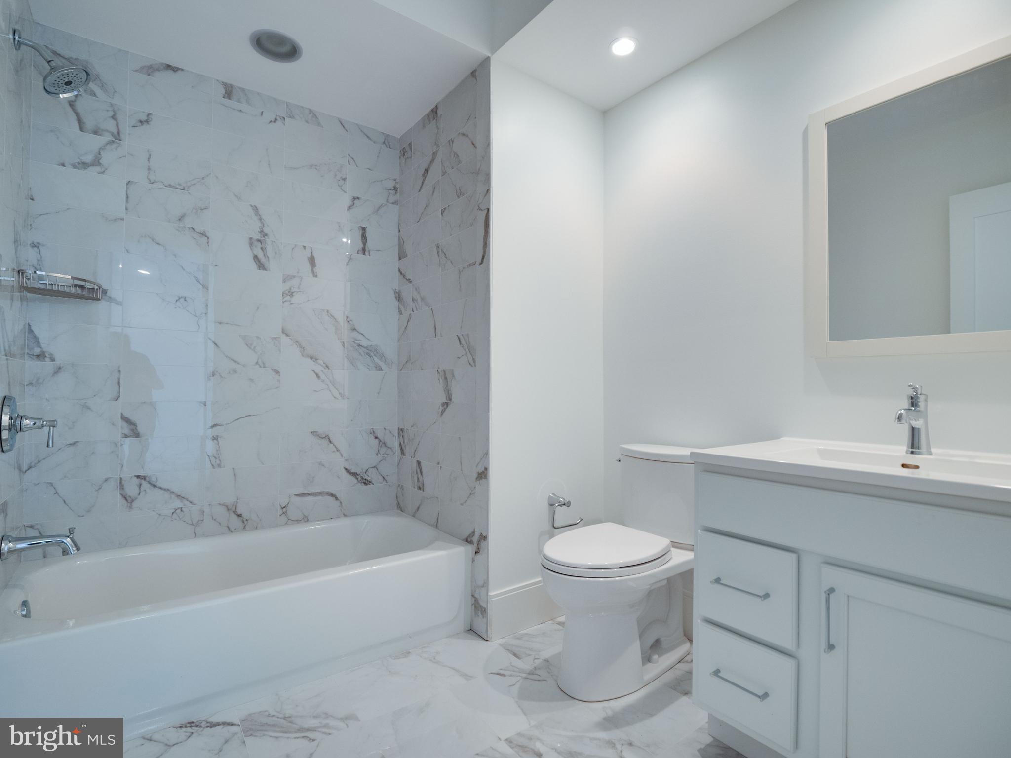 VIENNA WOODS - Residential