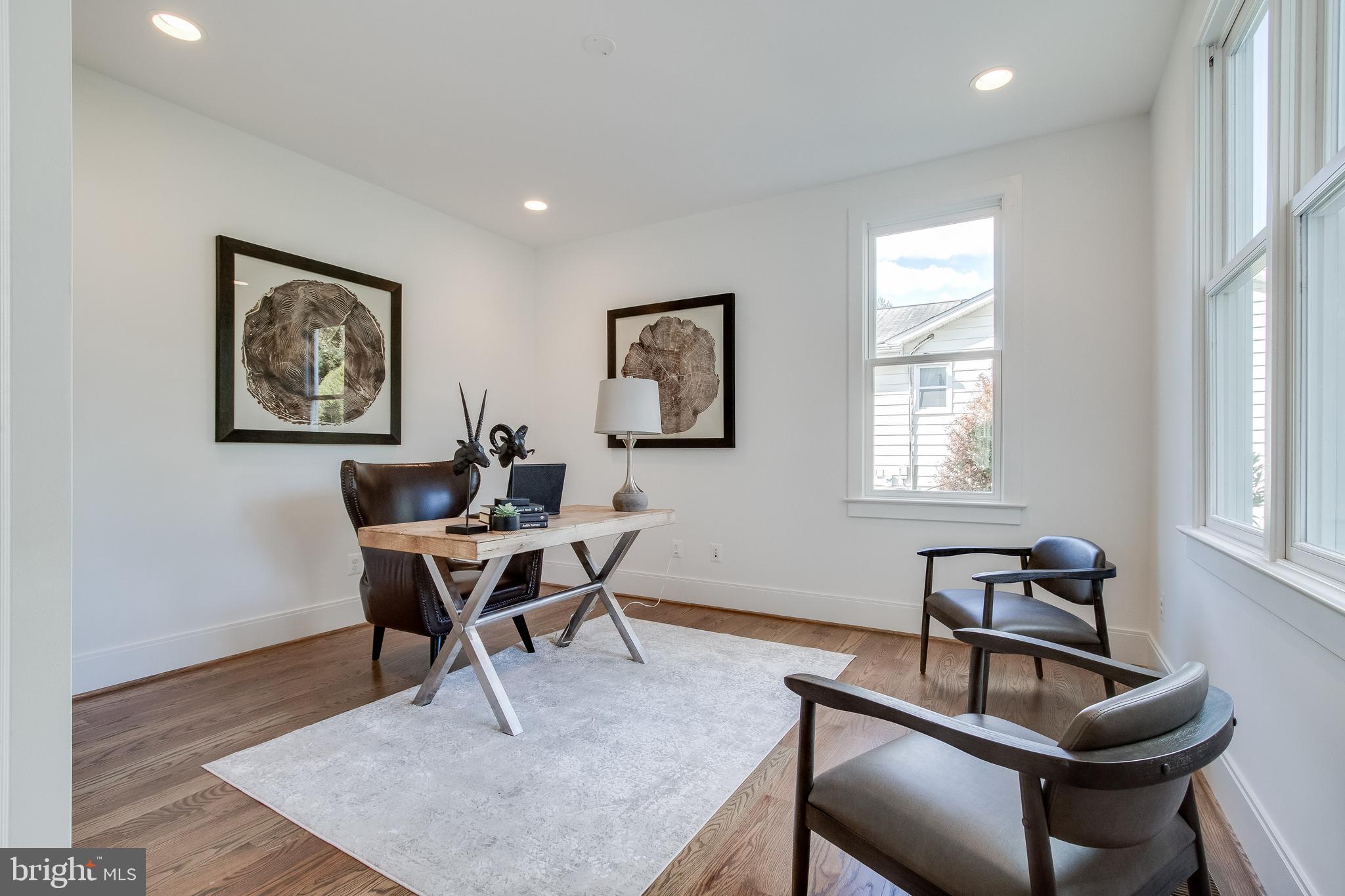 VIENNA WOODS - Residential