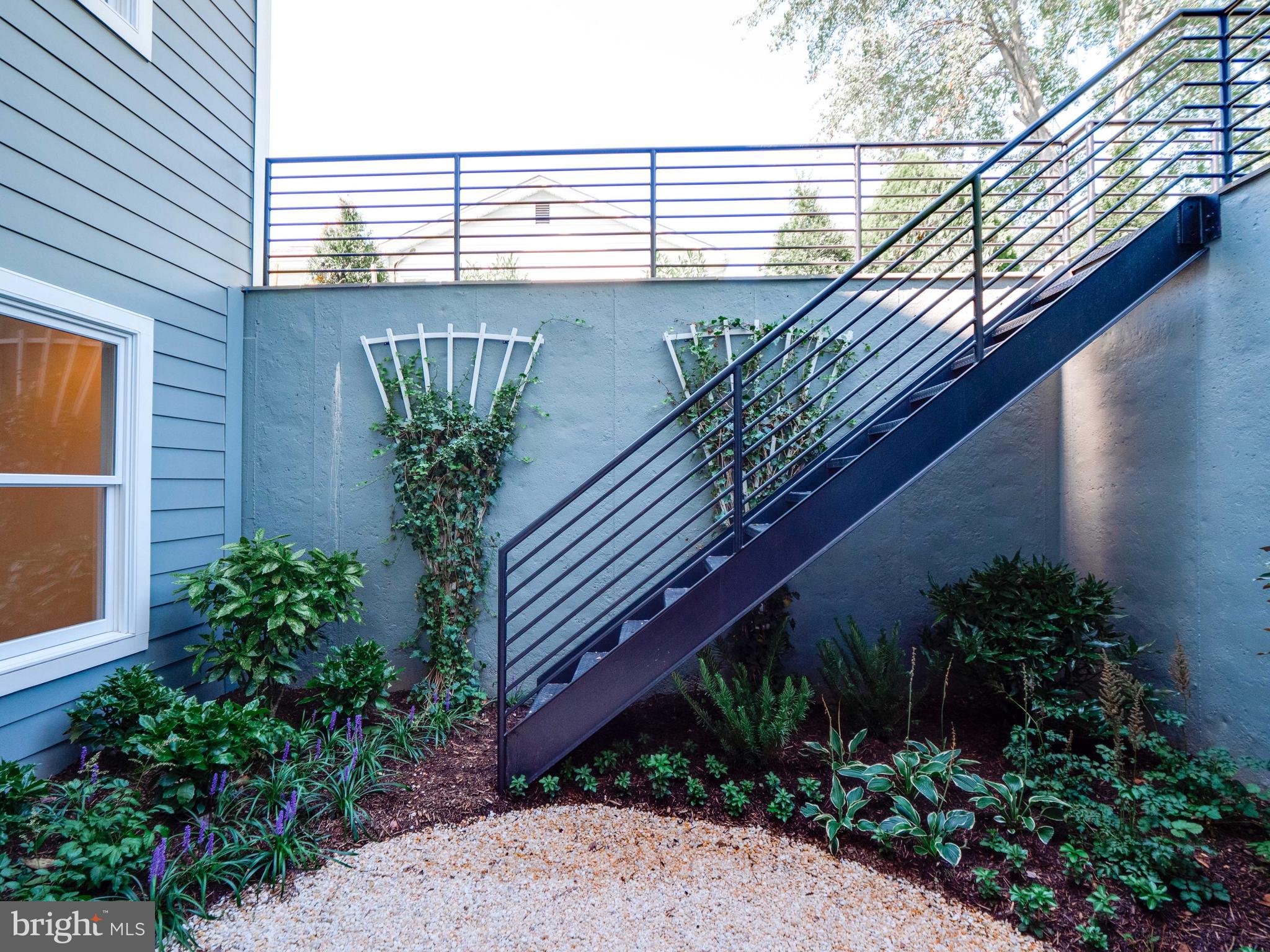 VIENNA WOODS - Residential