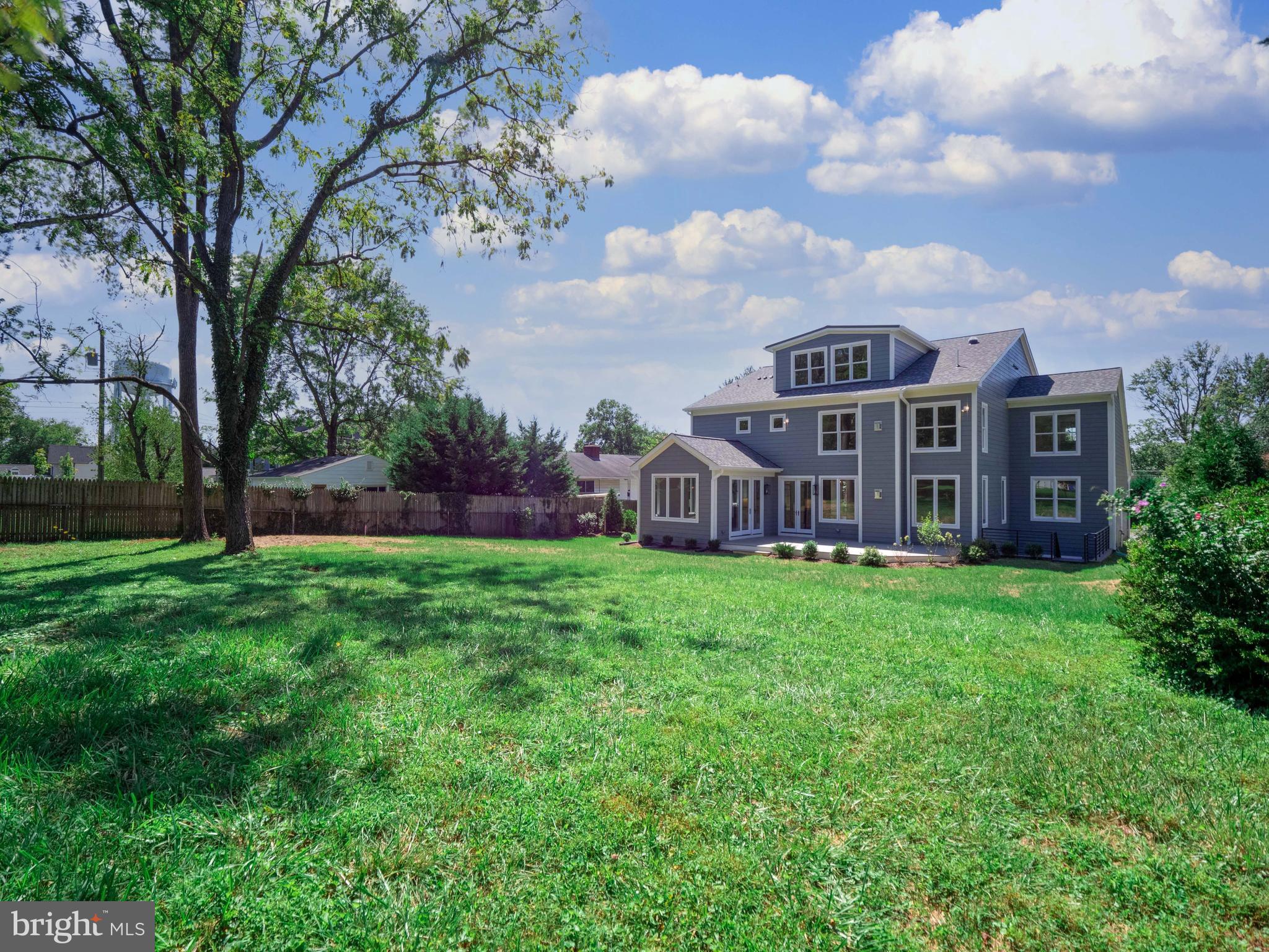 VIENNA WOODS - Residential