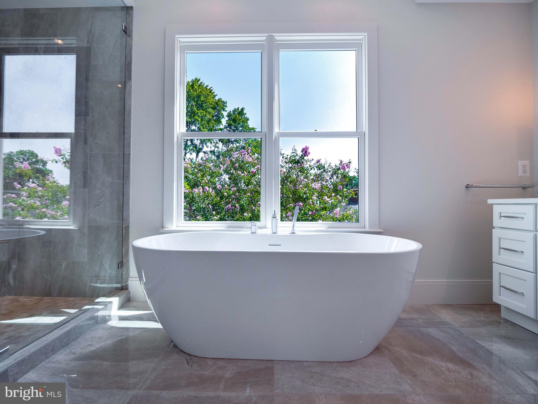 VIENNA WOODS - Residential