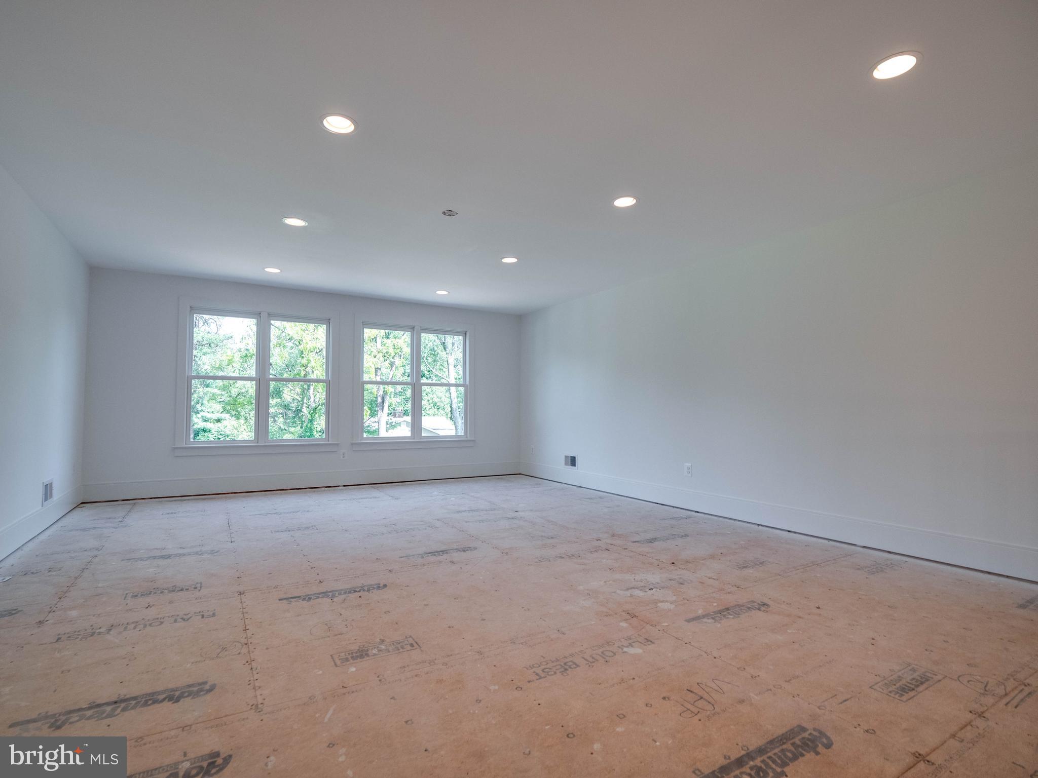 VIENNA WOODS - Residential