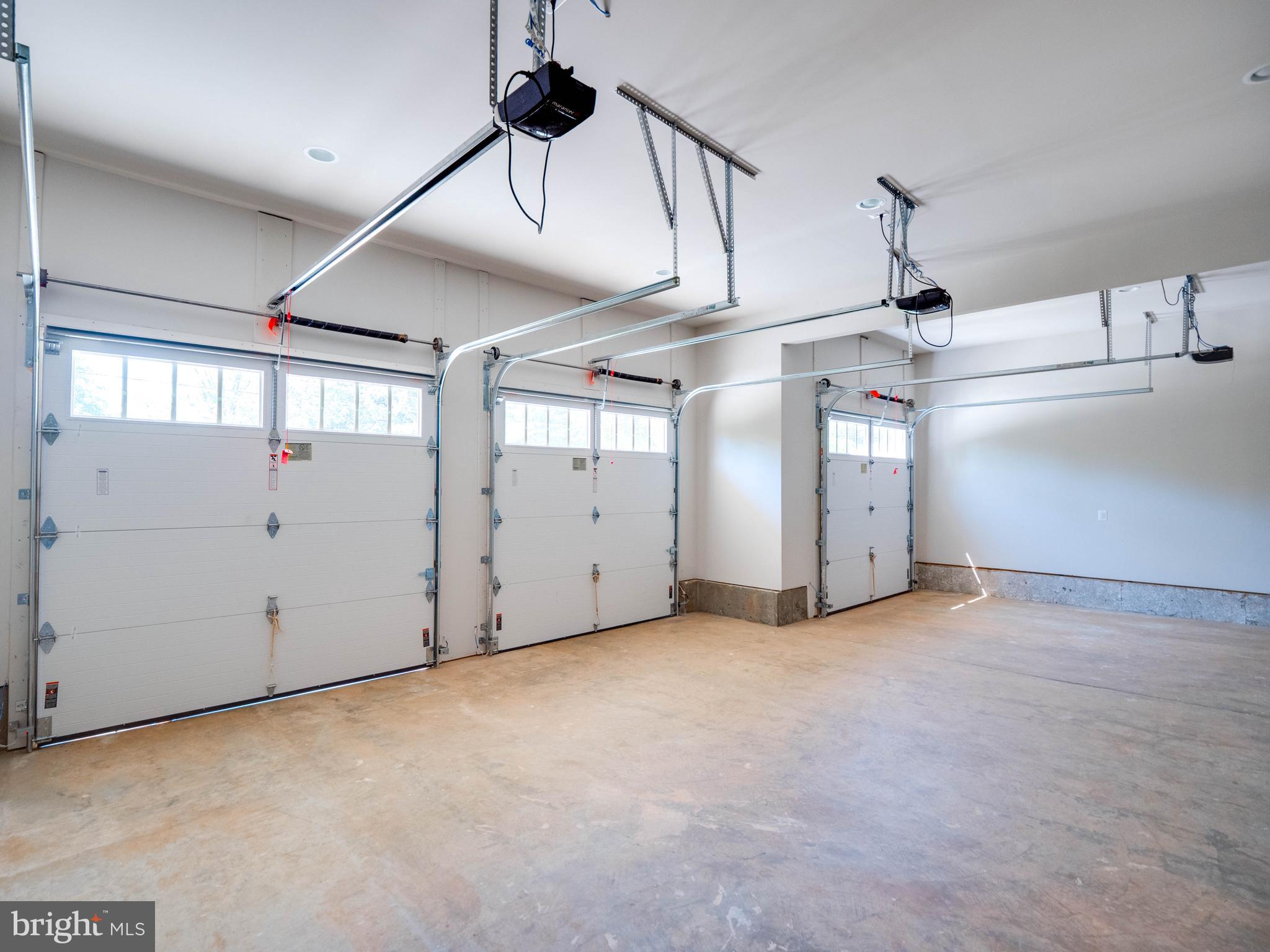 VIENNA WOODS - Residential