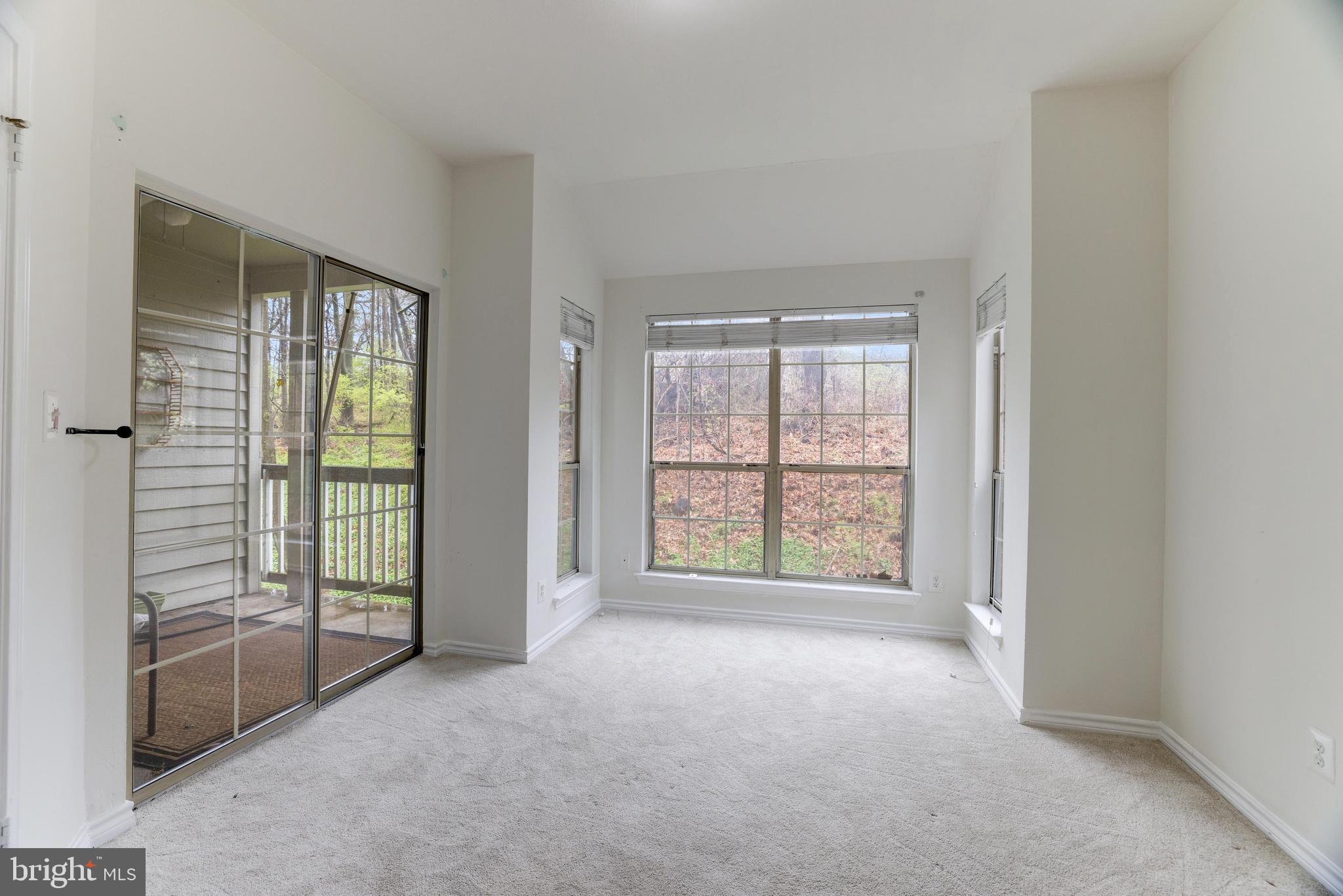 PENDERBROOK SQUARE CONDOMINIUMS - Residential Lease