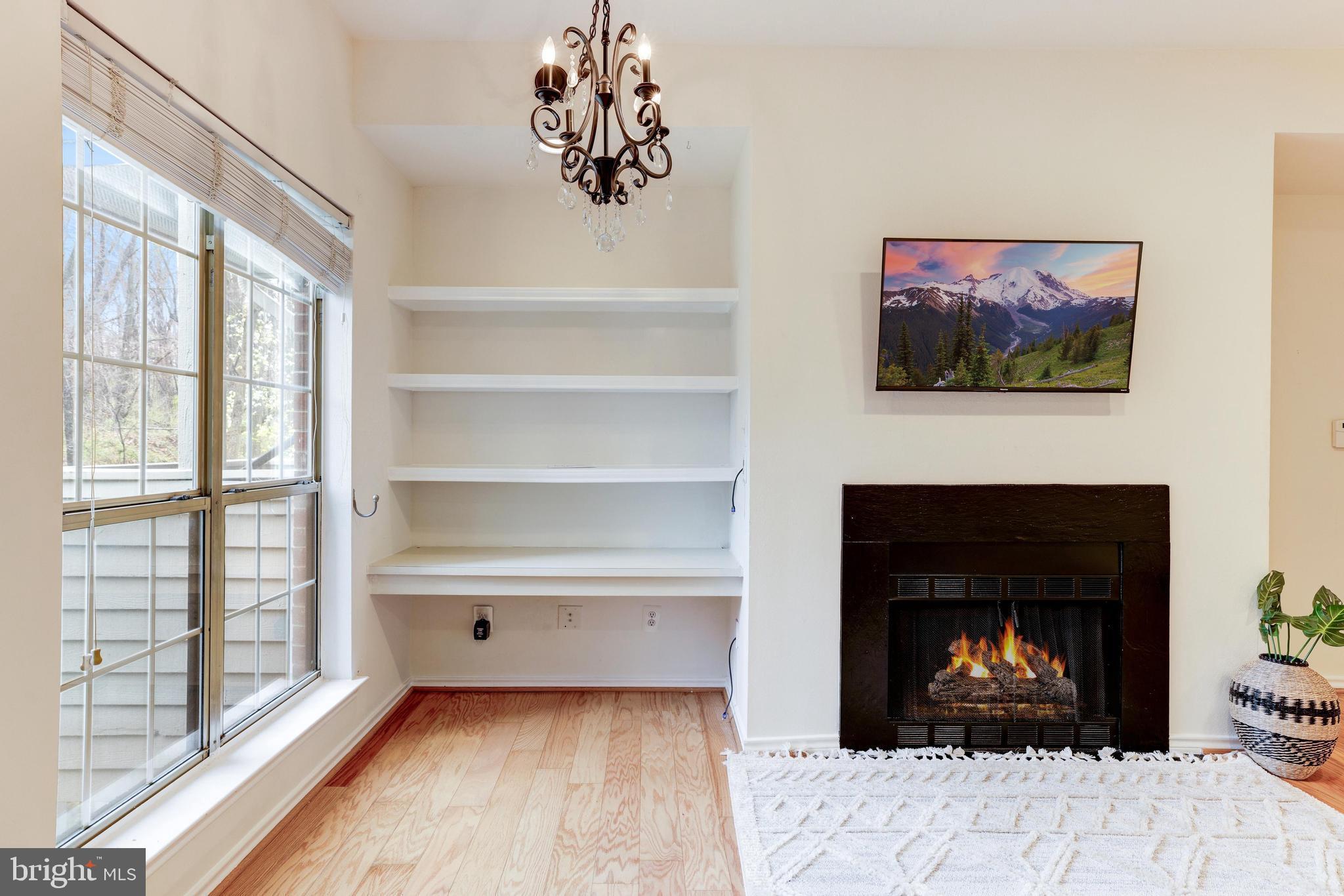 PENDERBROOK SQUARE CONDOMINIUMS - Residential Lease