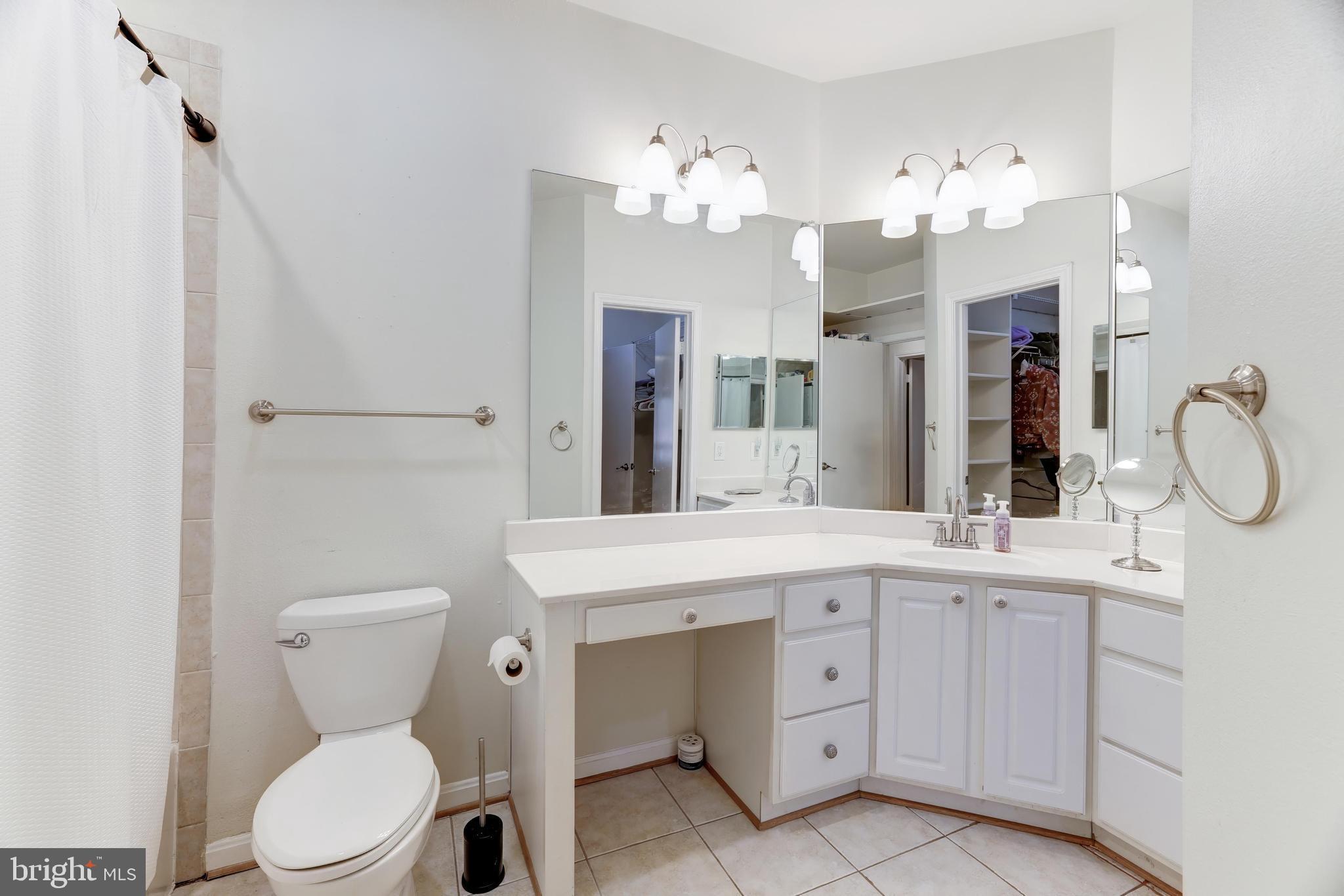 PENDERBROOK SQUARE CONDOMINIUMS - Residential Lease