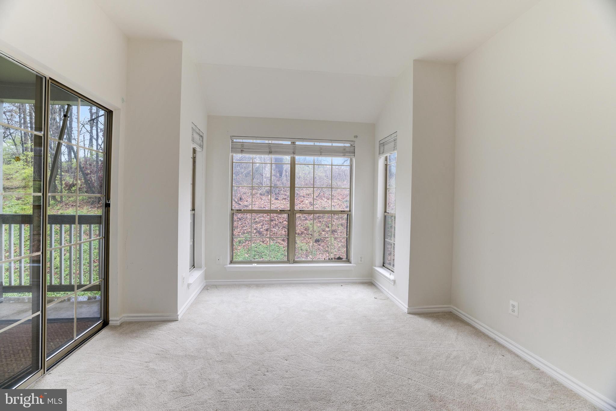 PENDERBROOK SQUARE CONDOMINIUMS - Residential Lease