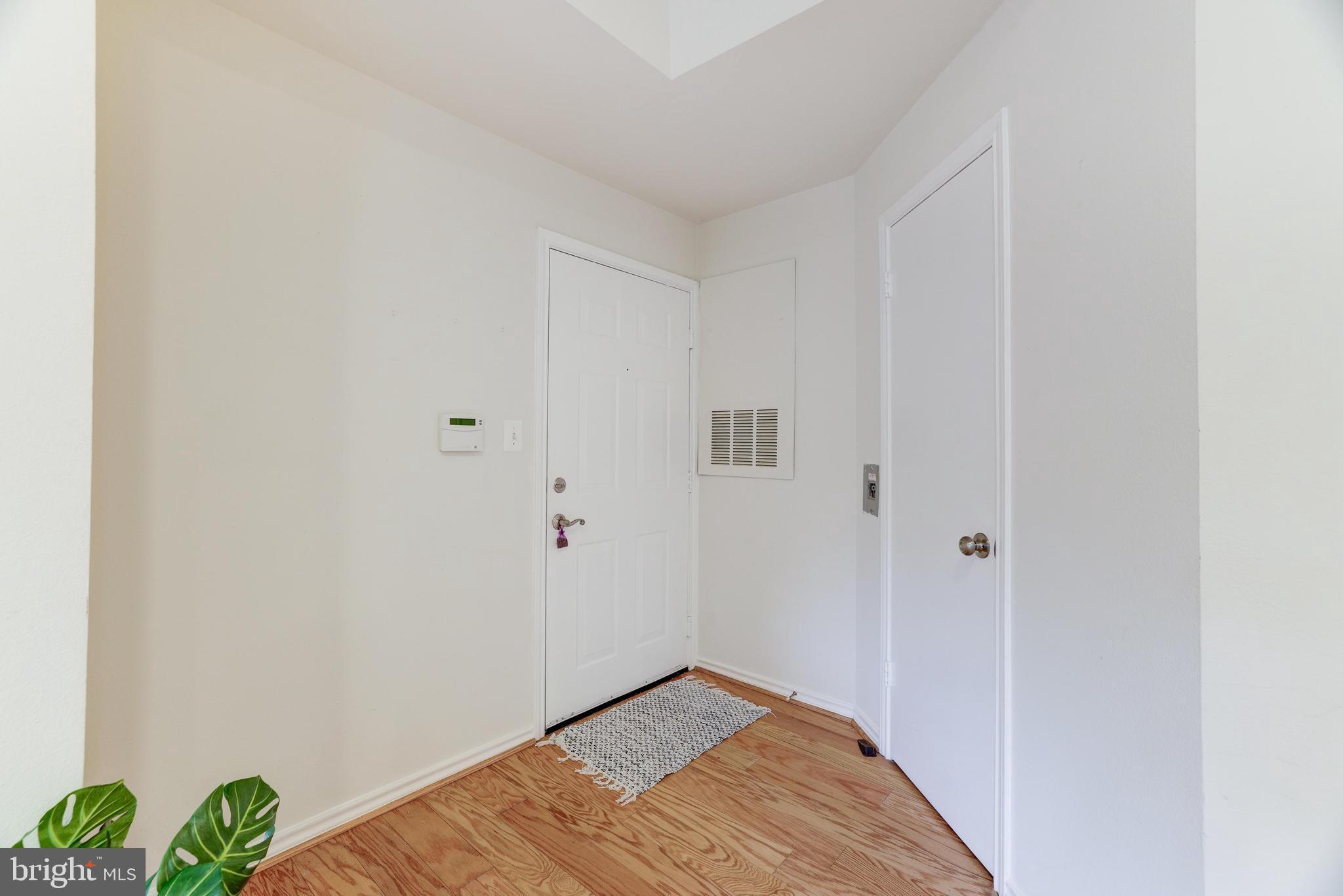 PENDERBROOK SQUARE CONDOMINIUMS - Residential Lease