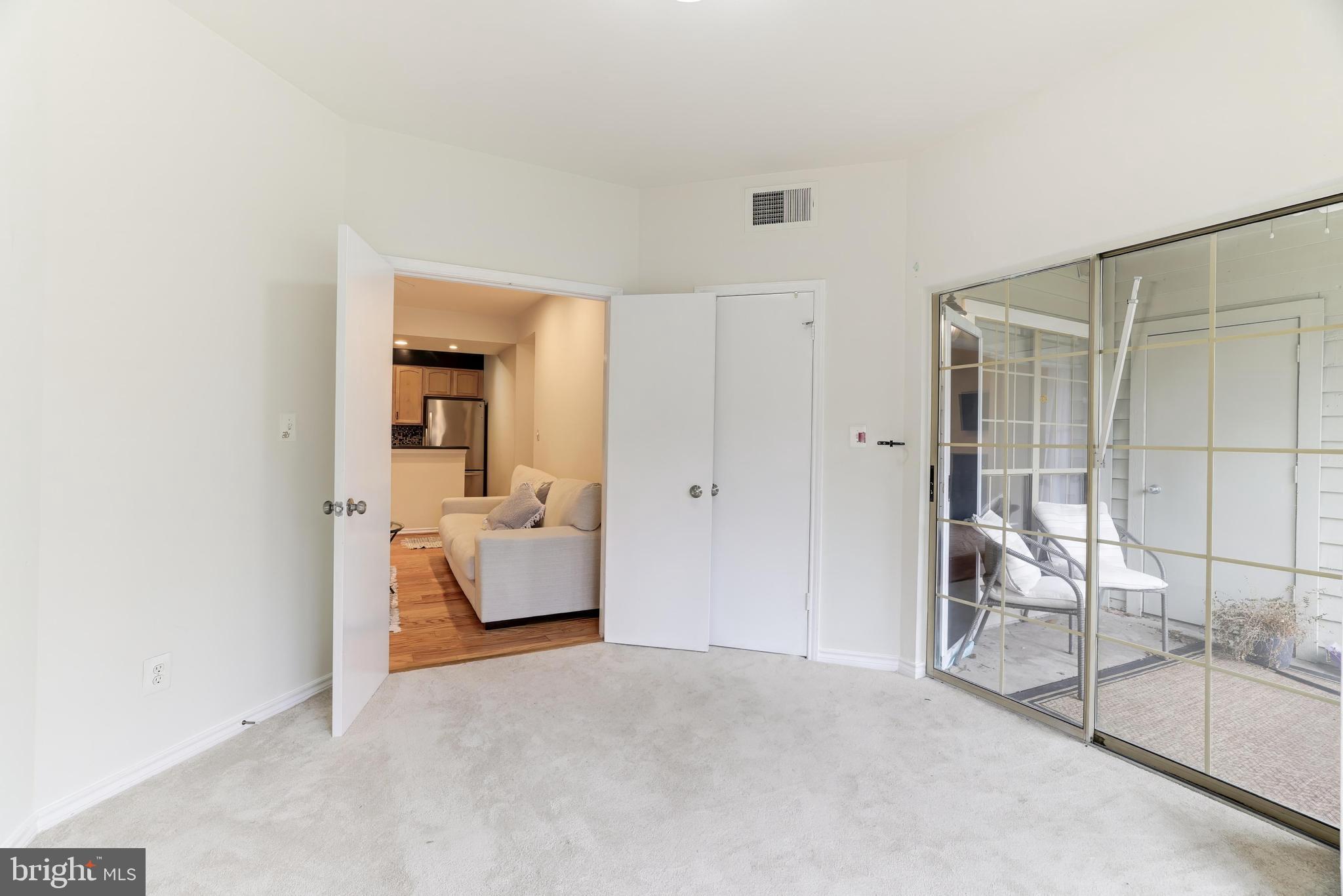 PENDERBROOK SQUARE CONDOMINIUMS - Residential Lease