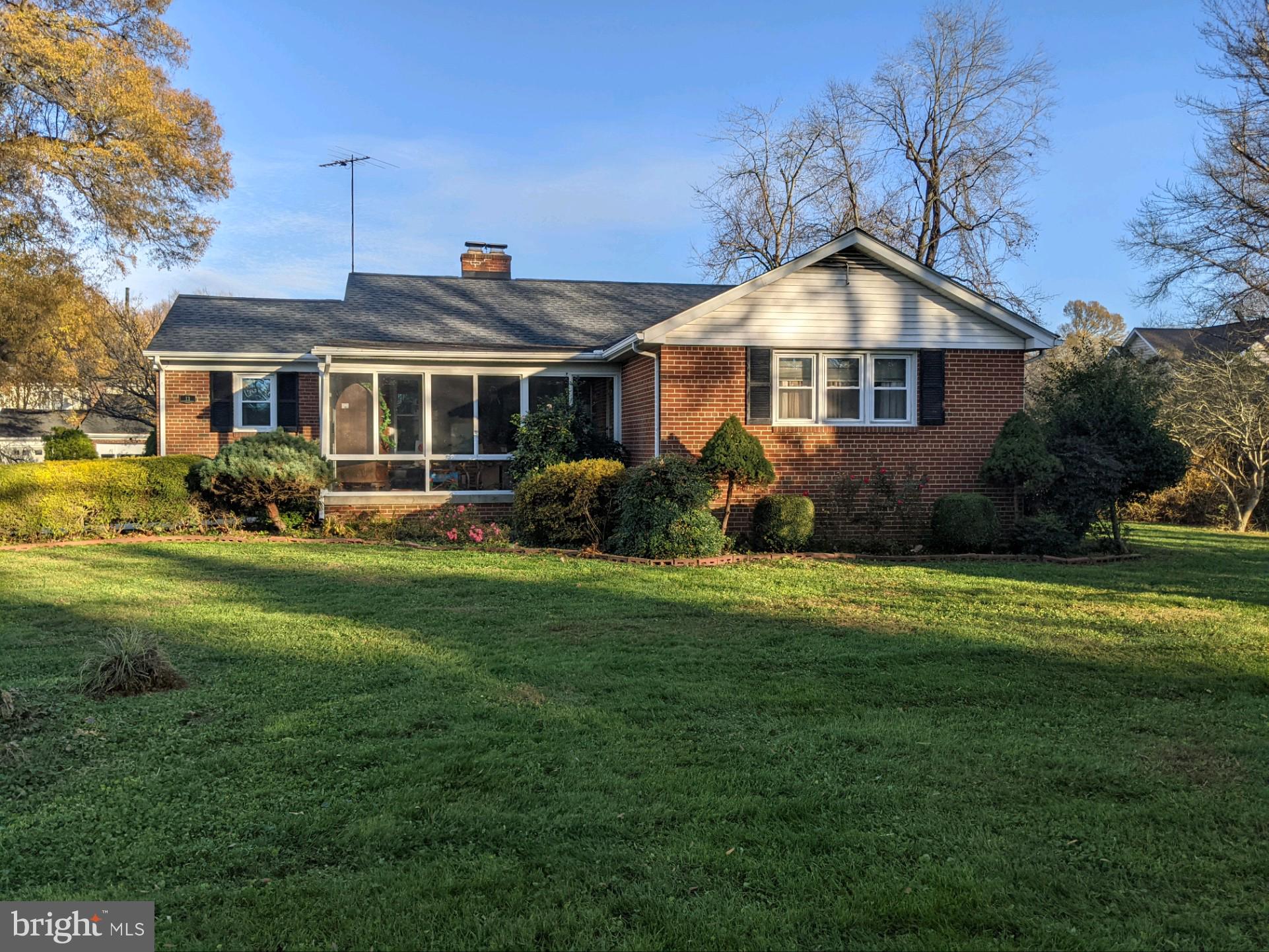 KNOTTS-WEST GLYMONT - Residential