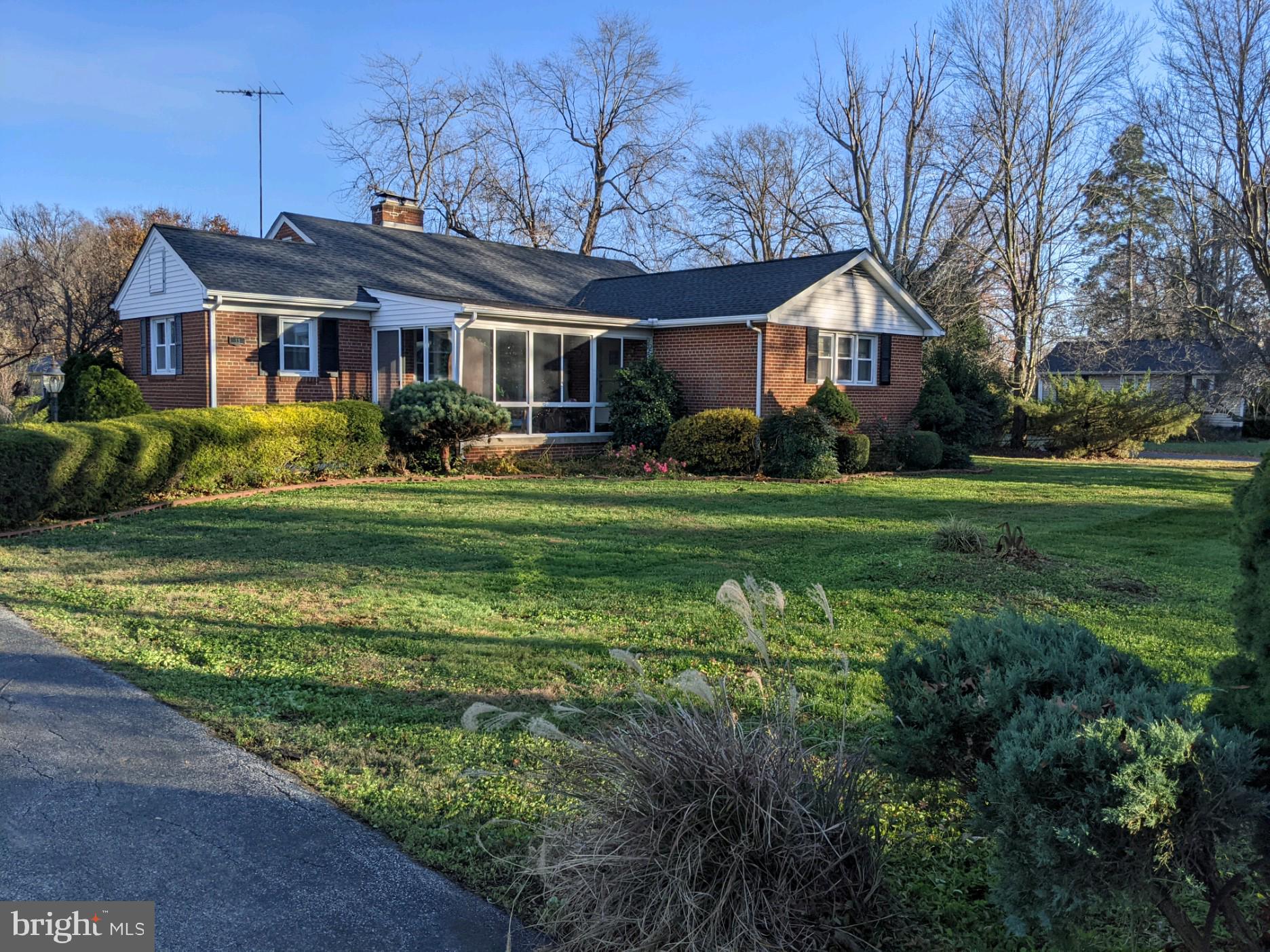 KNOTTS-WEST GLYMONT - Residential