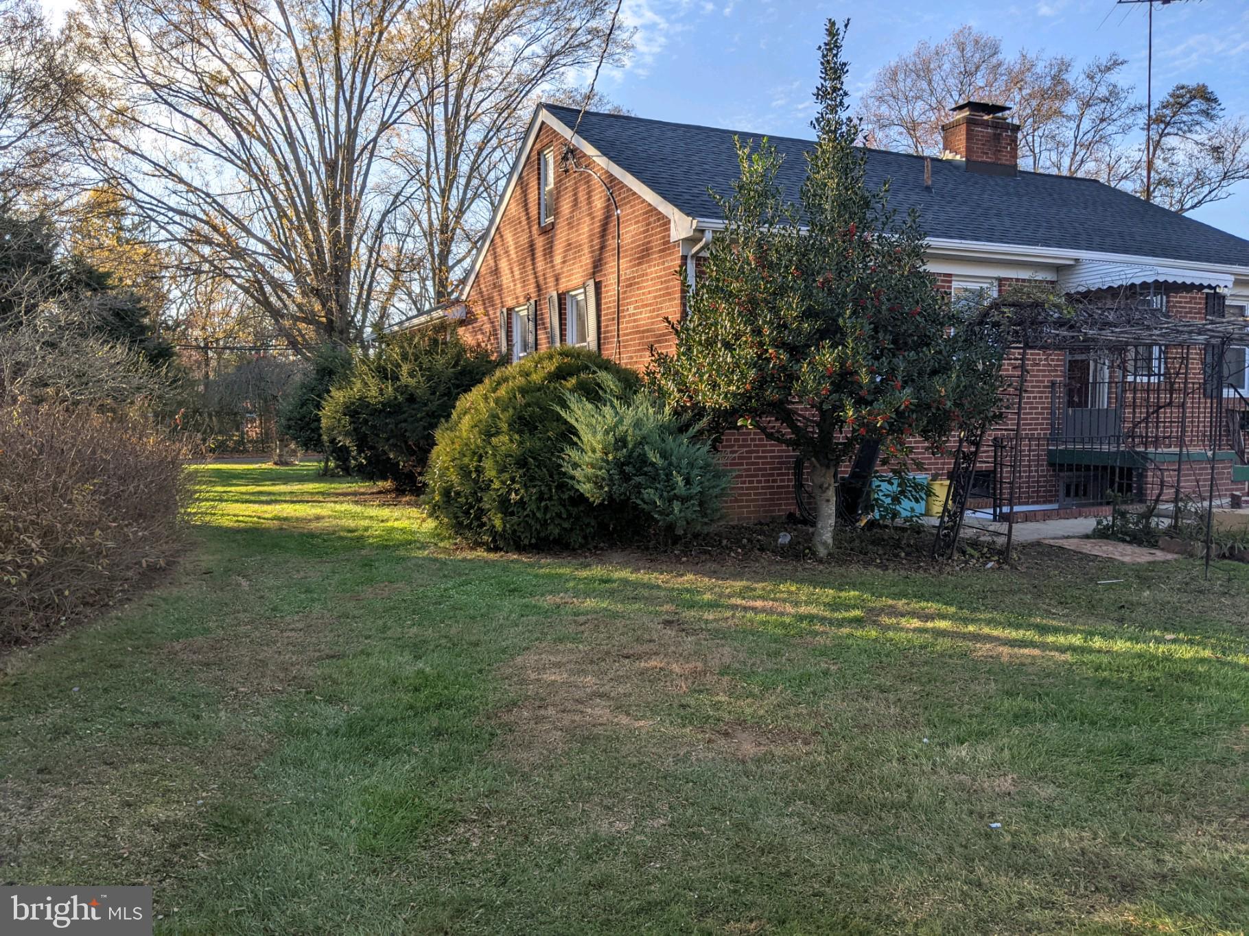 KNOTTS-WEST GLYMONT - Residential