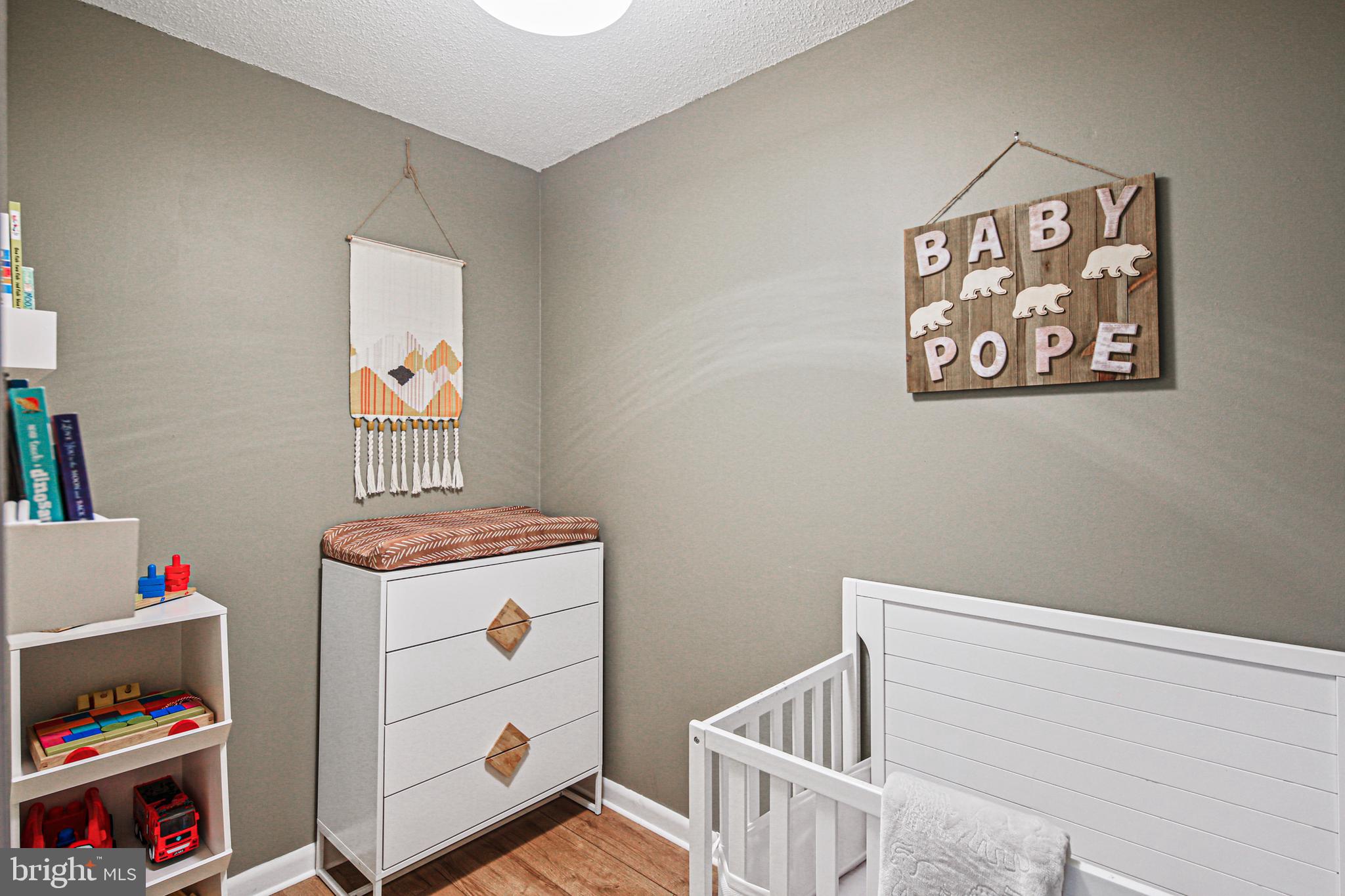 ROLAND PARK - Residential