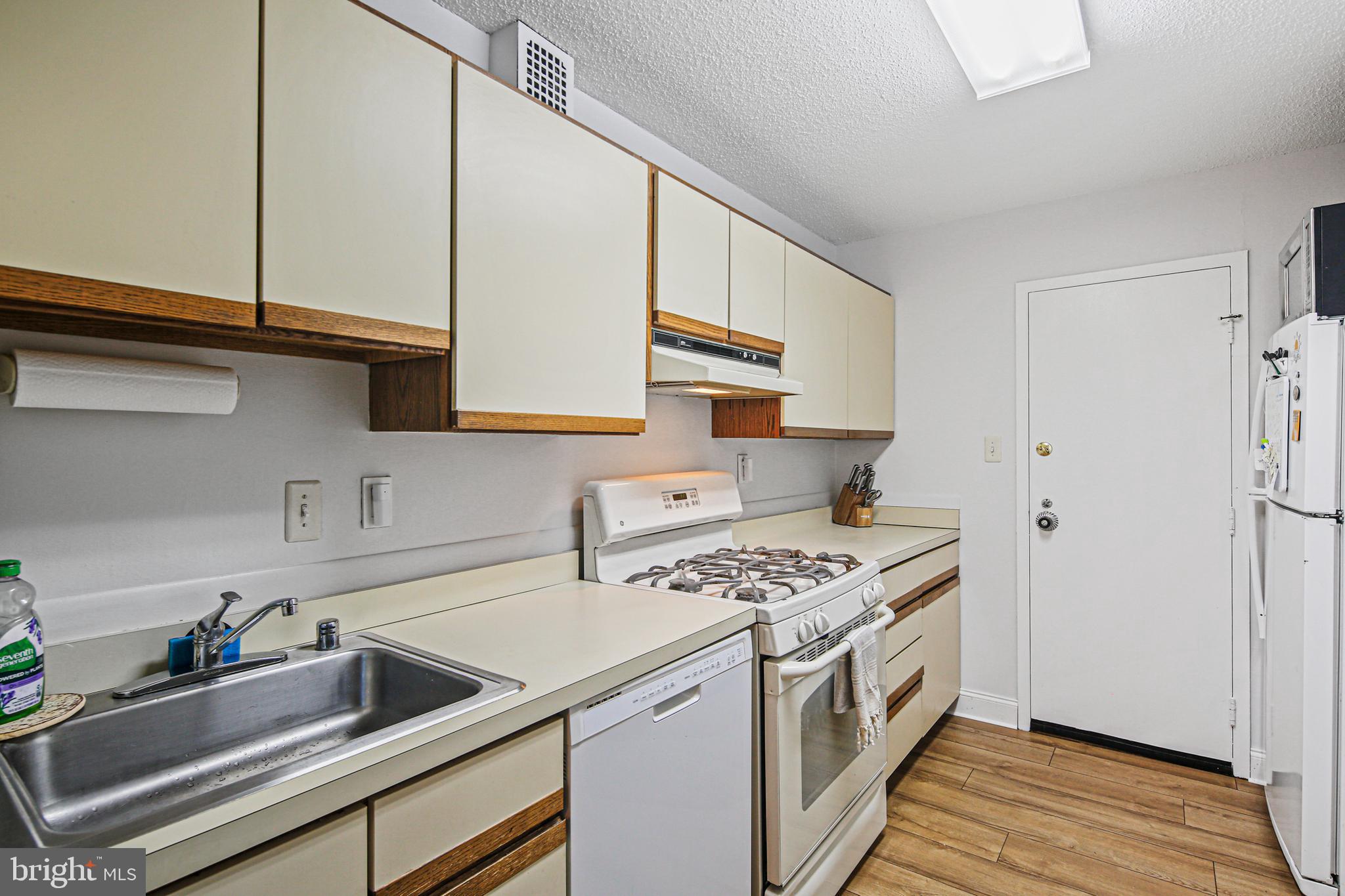 ROLAND PARK - Residential