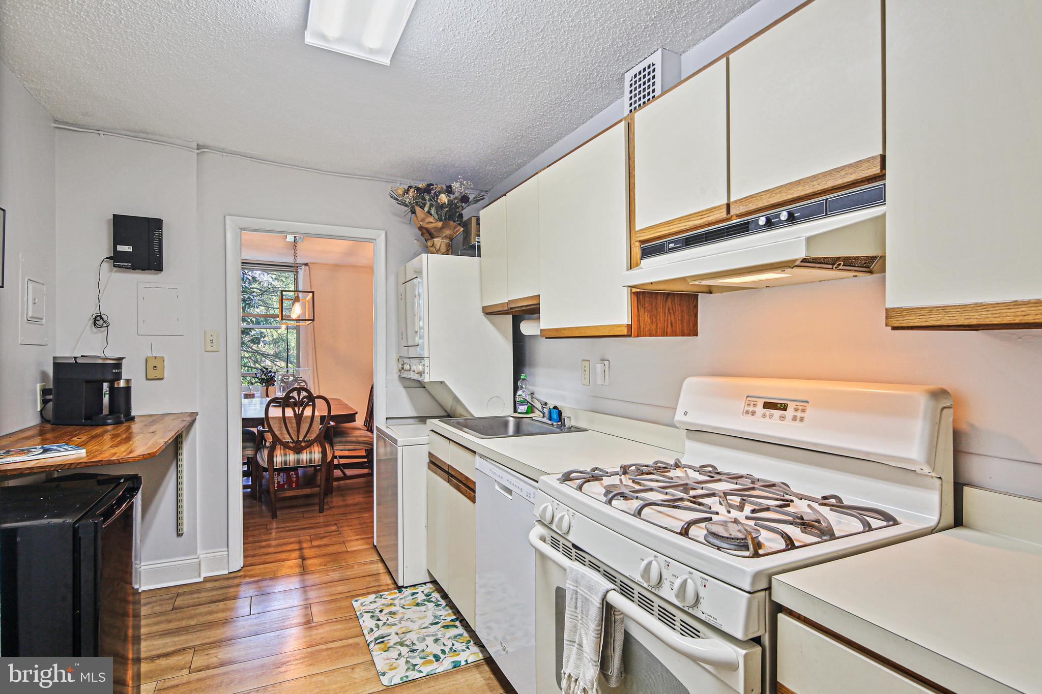 ROLAND PARK - Residential