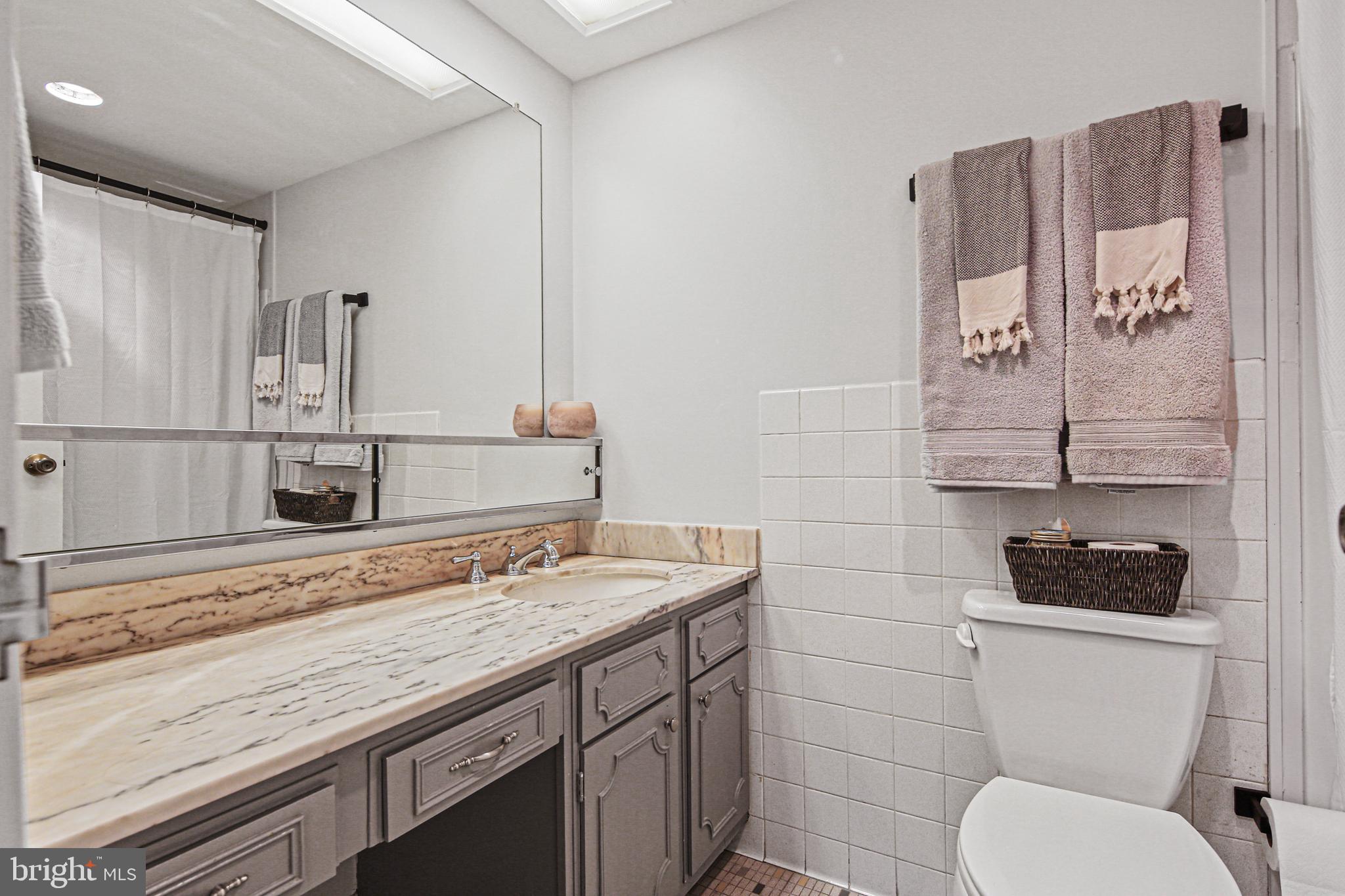 ROLAND PARK - Residential