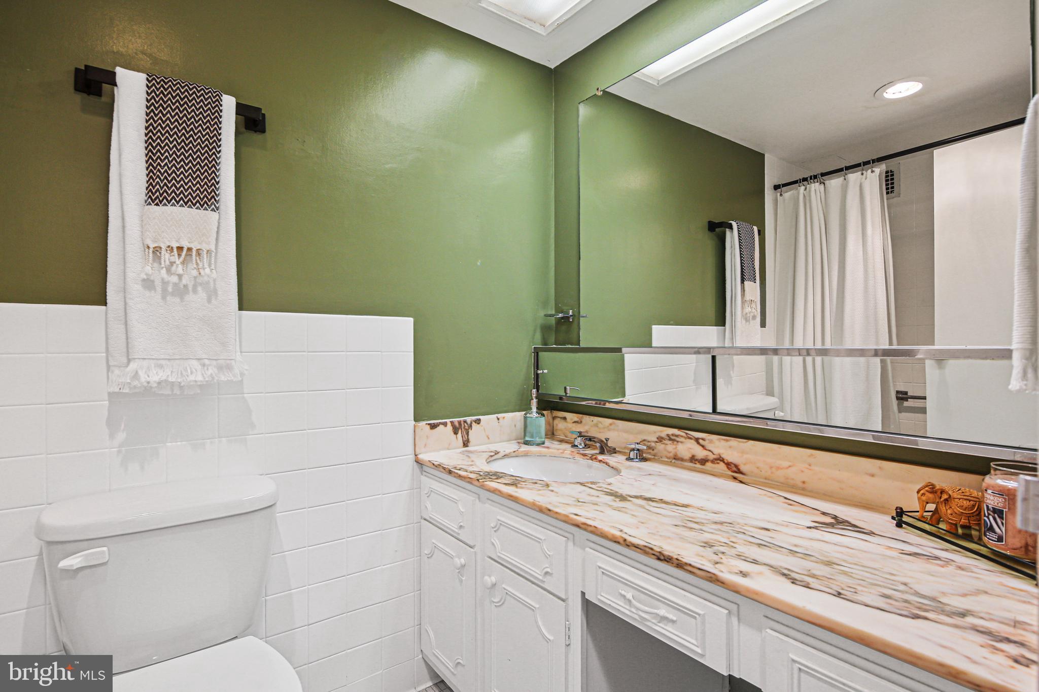 ROLAND PARK - Residential