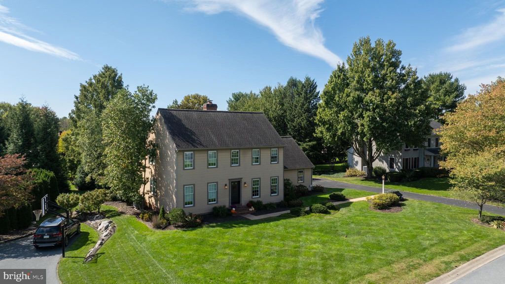 Photo of 6 Bennington Circle, LITITZ, PA 17543 (MLS # PALA2064088)