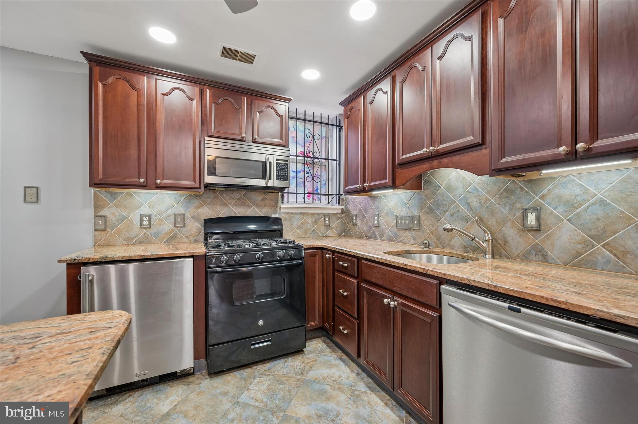 PHILADELPHIA - Residential