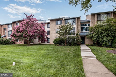 Condo For Rent - 10223 Valentino Drive #7313<br/> OAKTON, VA 22124