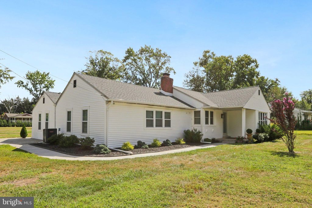 Photo of 601 S Church Street, MOUNT LAUREL, NJ 08054 (MLS # NJBL2098264)