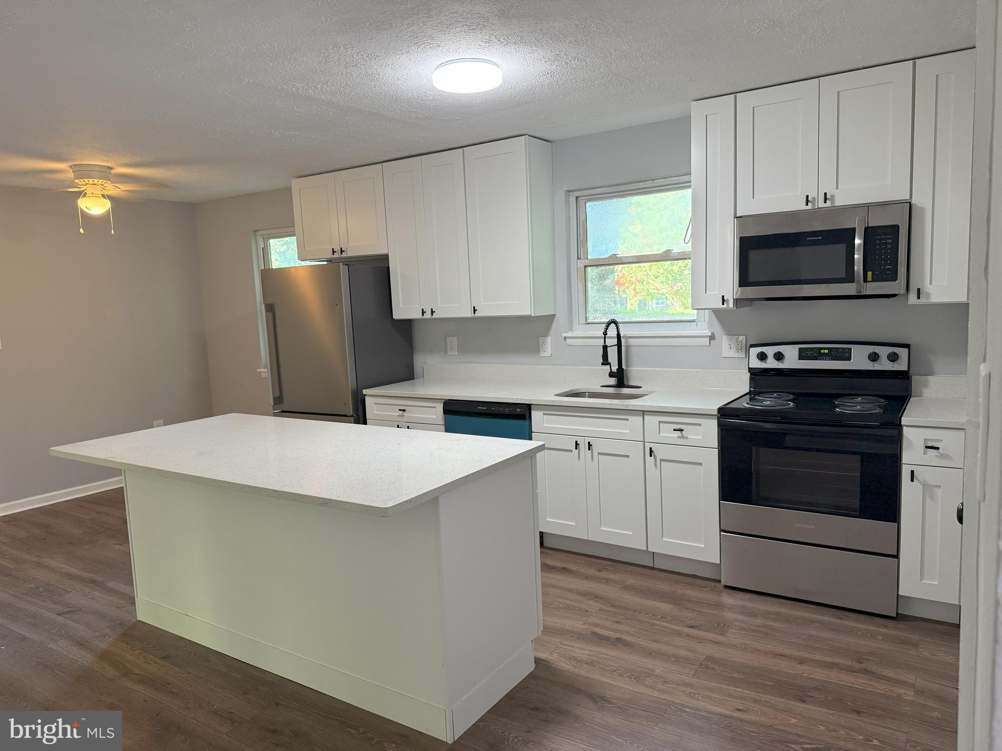 WHITE SANDS - Residential