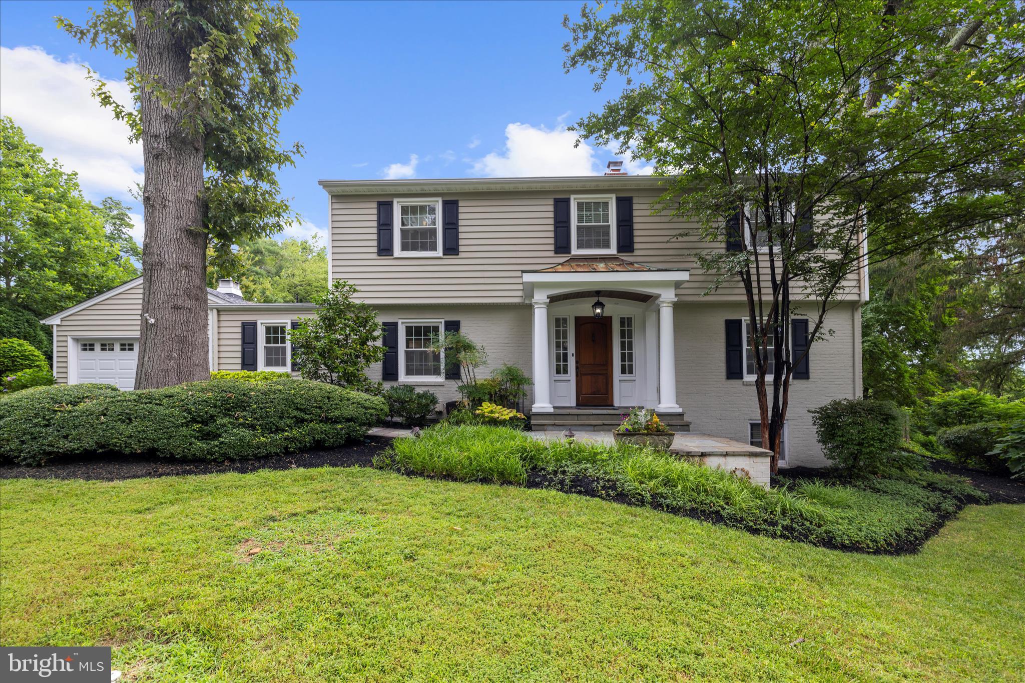 305 SAINT IVES DRIVE