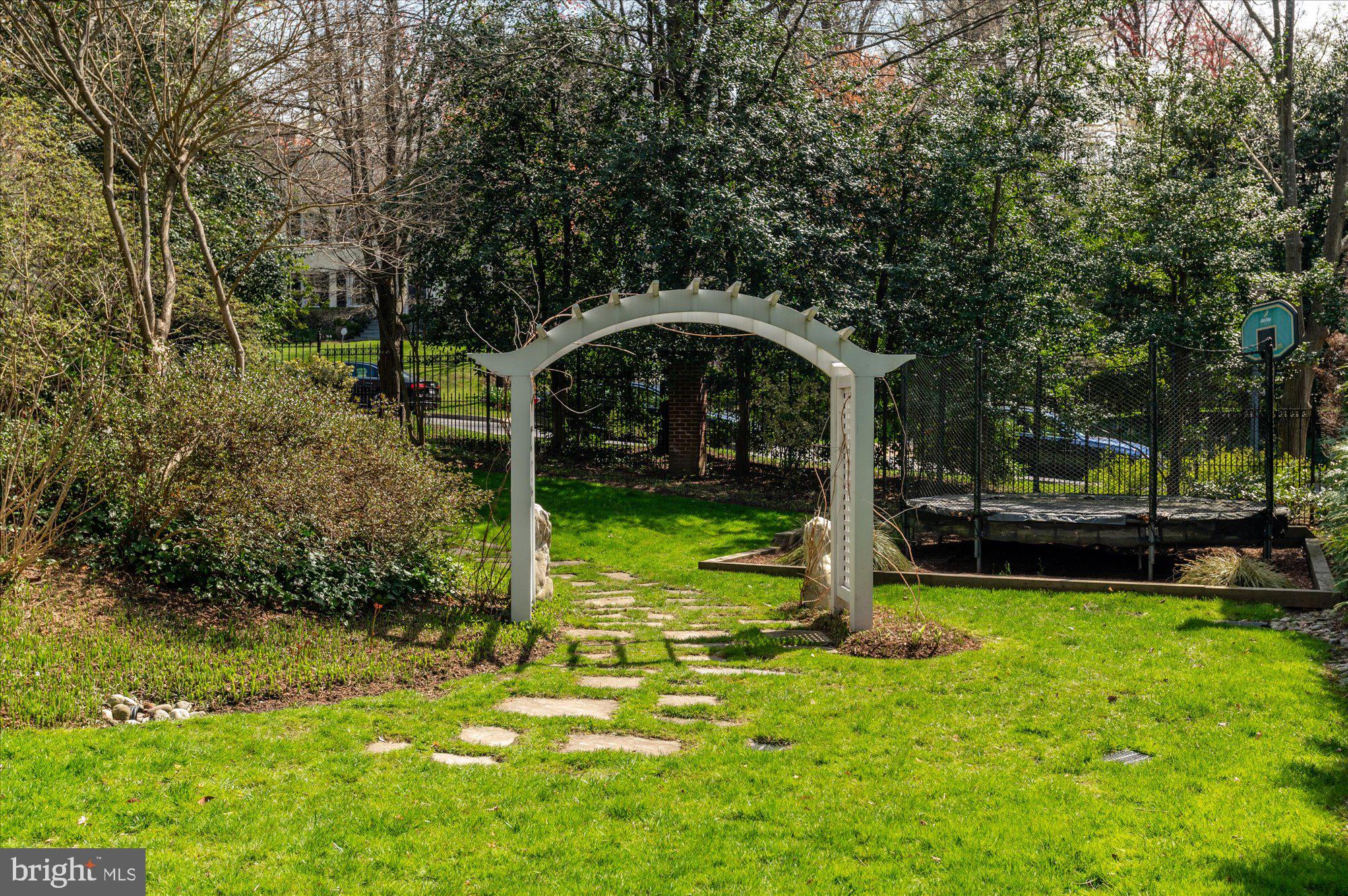 SPRING VALLEY - Residential