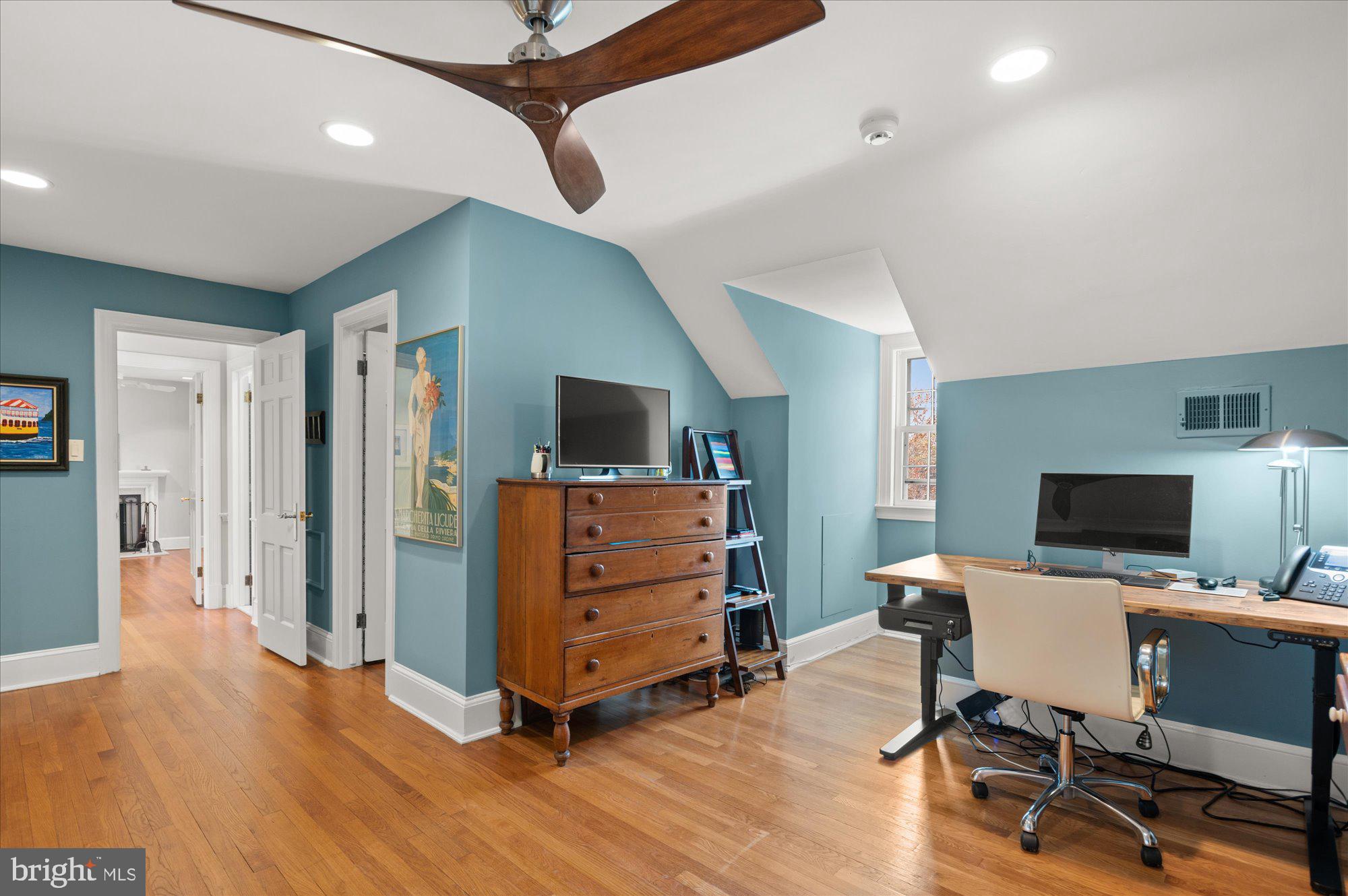 SPRING VALLEY - Residential