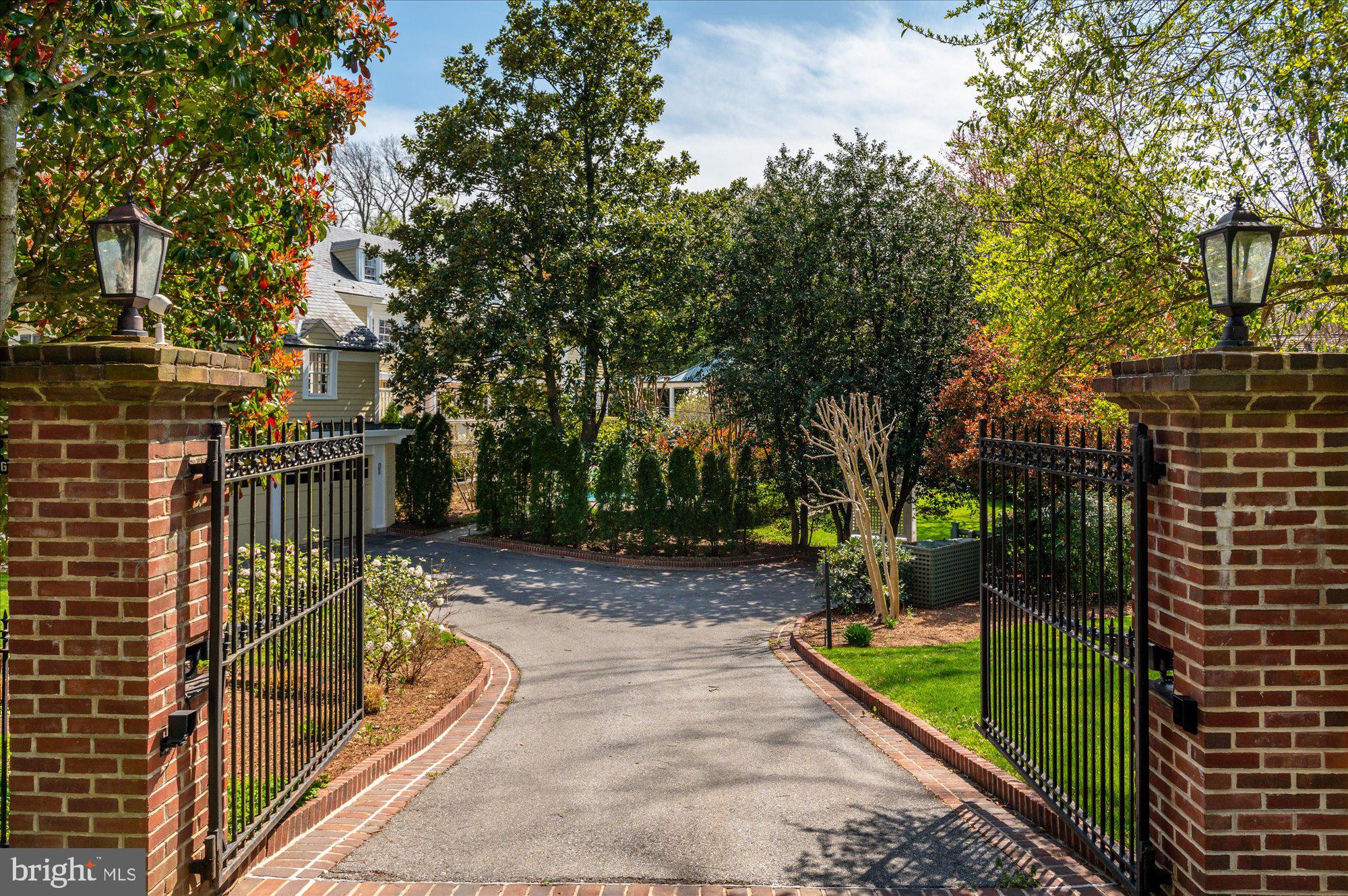 SPRING VALLEY - Residential