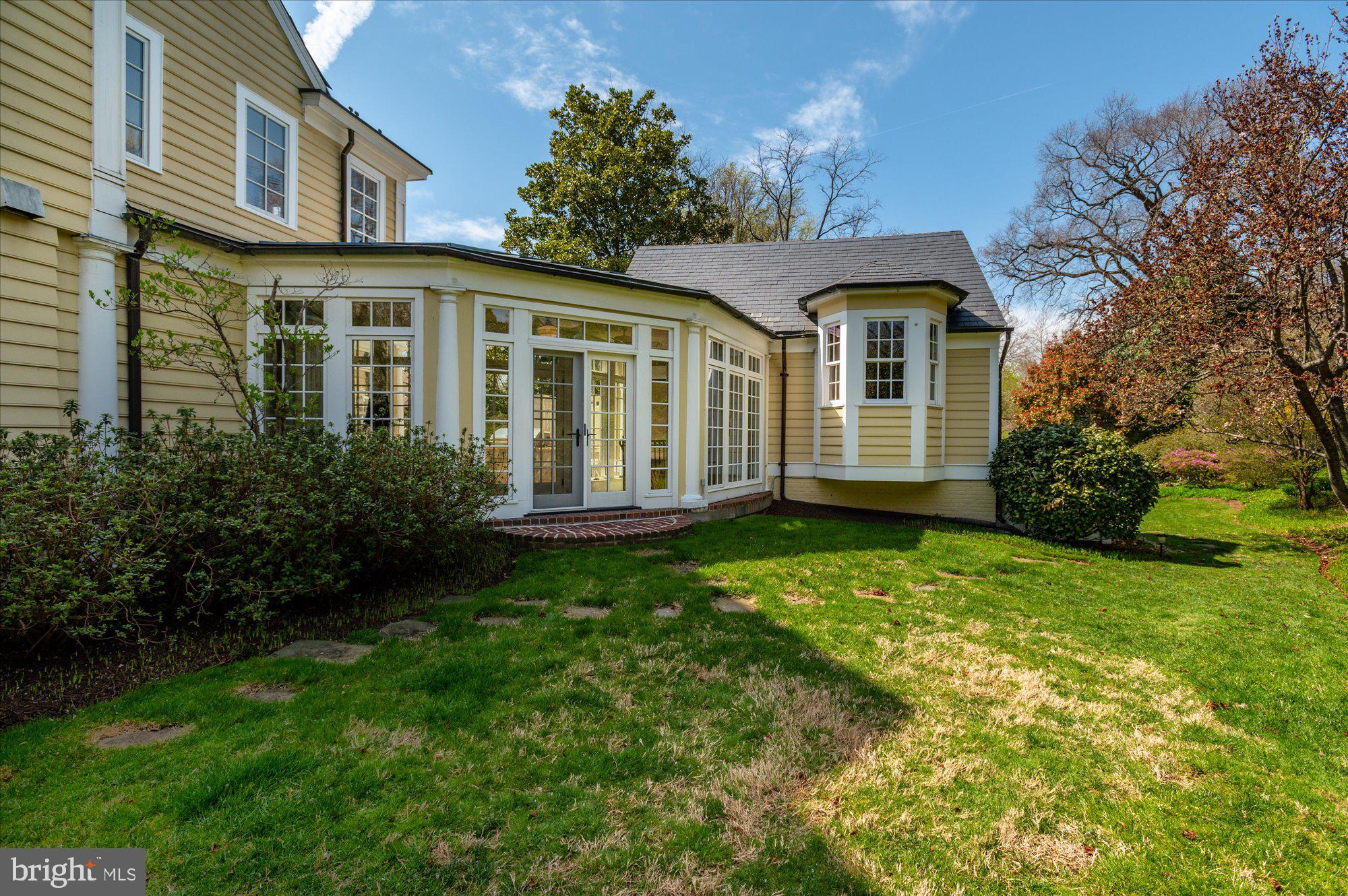 SPRING VALLEY - Residential
