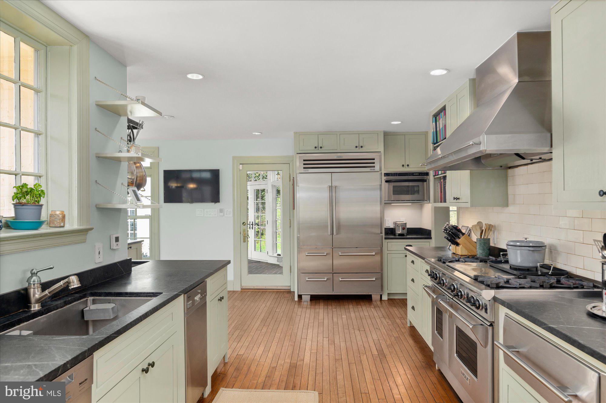 SPRING VALLEY - Residential